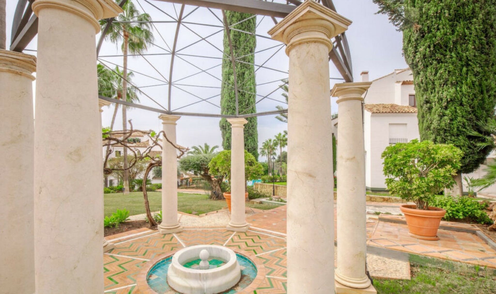Resale - Apartment -
The Golden Mile