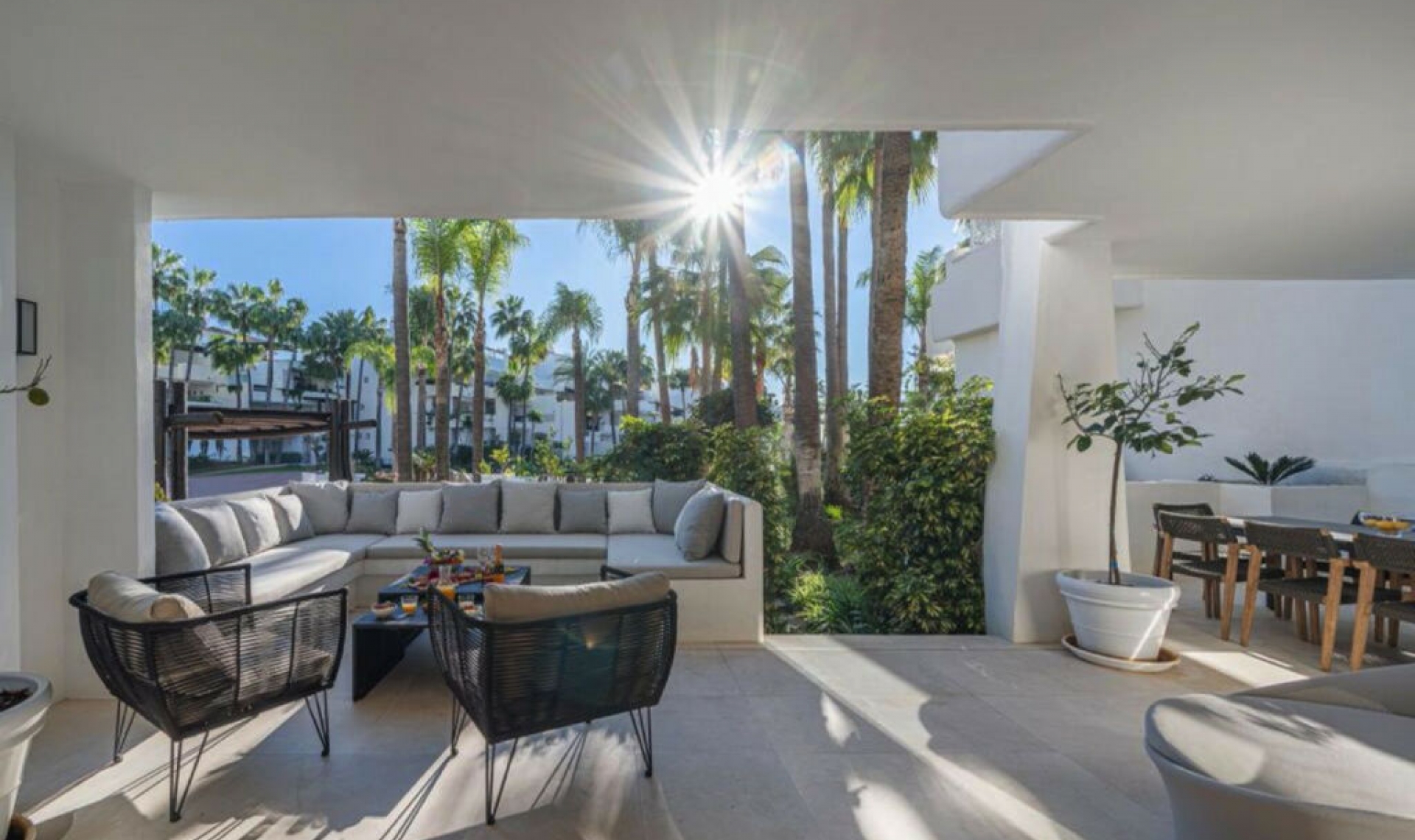 Resale - Apartment -
The Golden Mile