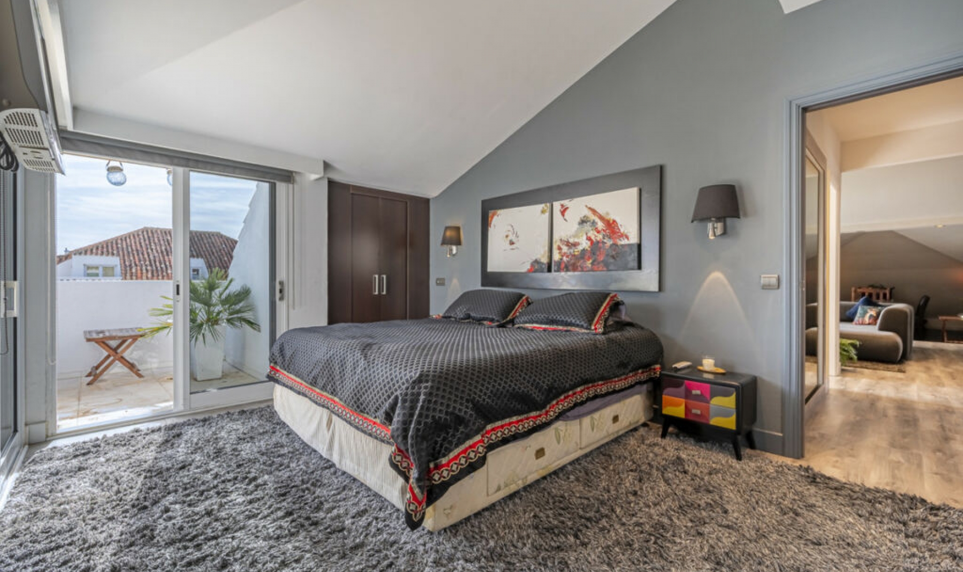 Resale - Apartment -
The Golden Mile