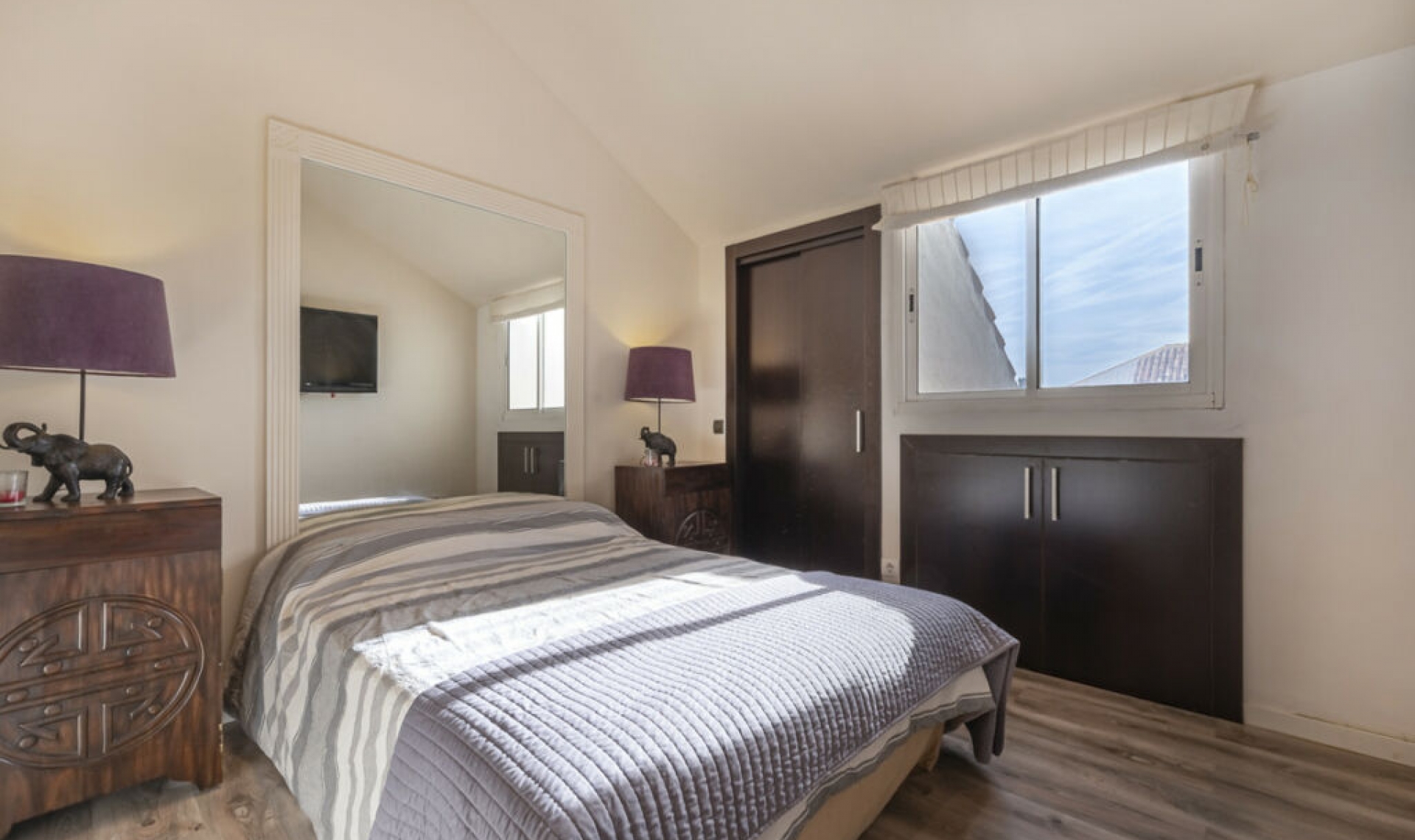 Resale - Apartment -
The Golden Mile