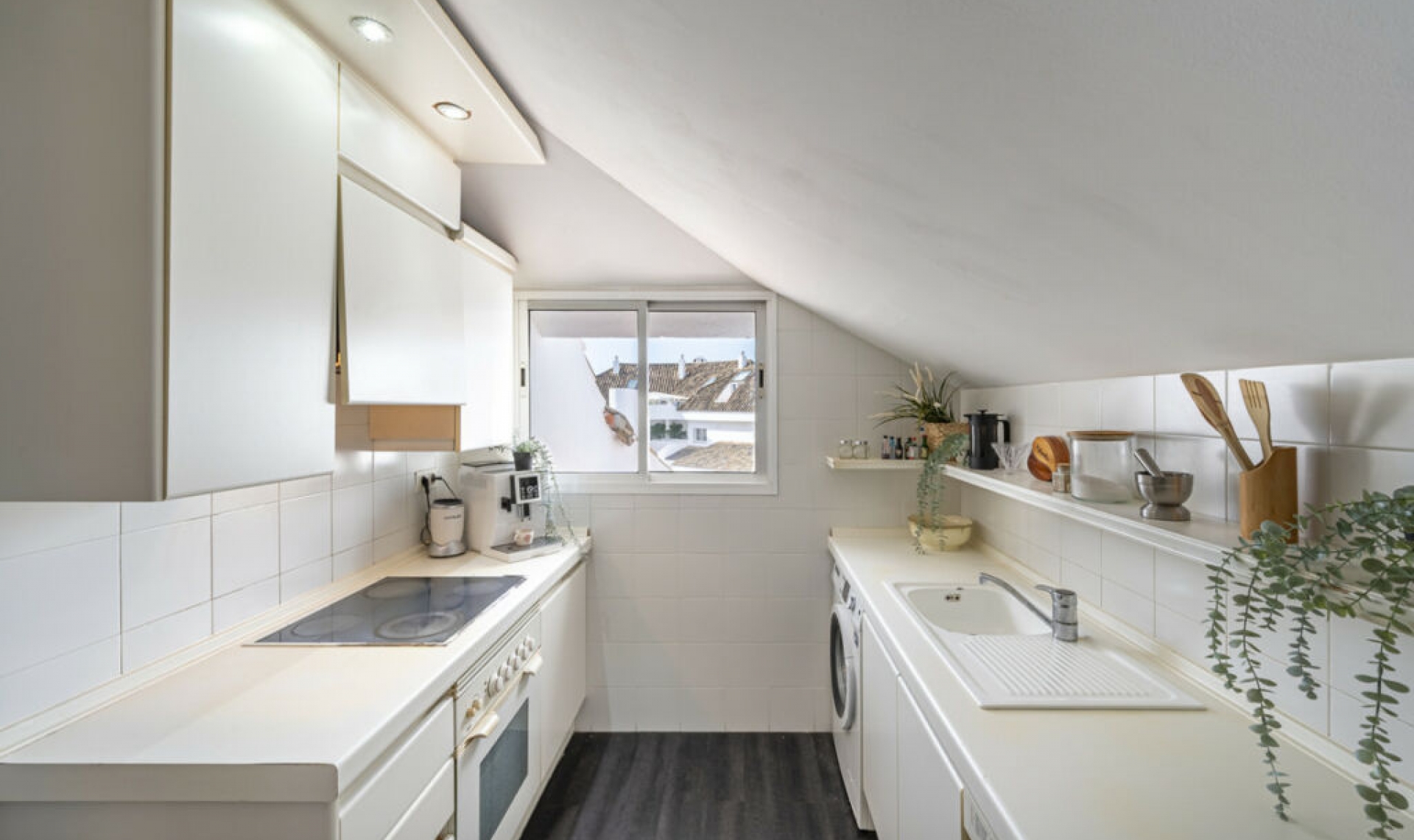 Resale - Apartment -
The Golden Mile