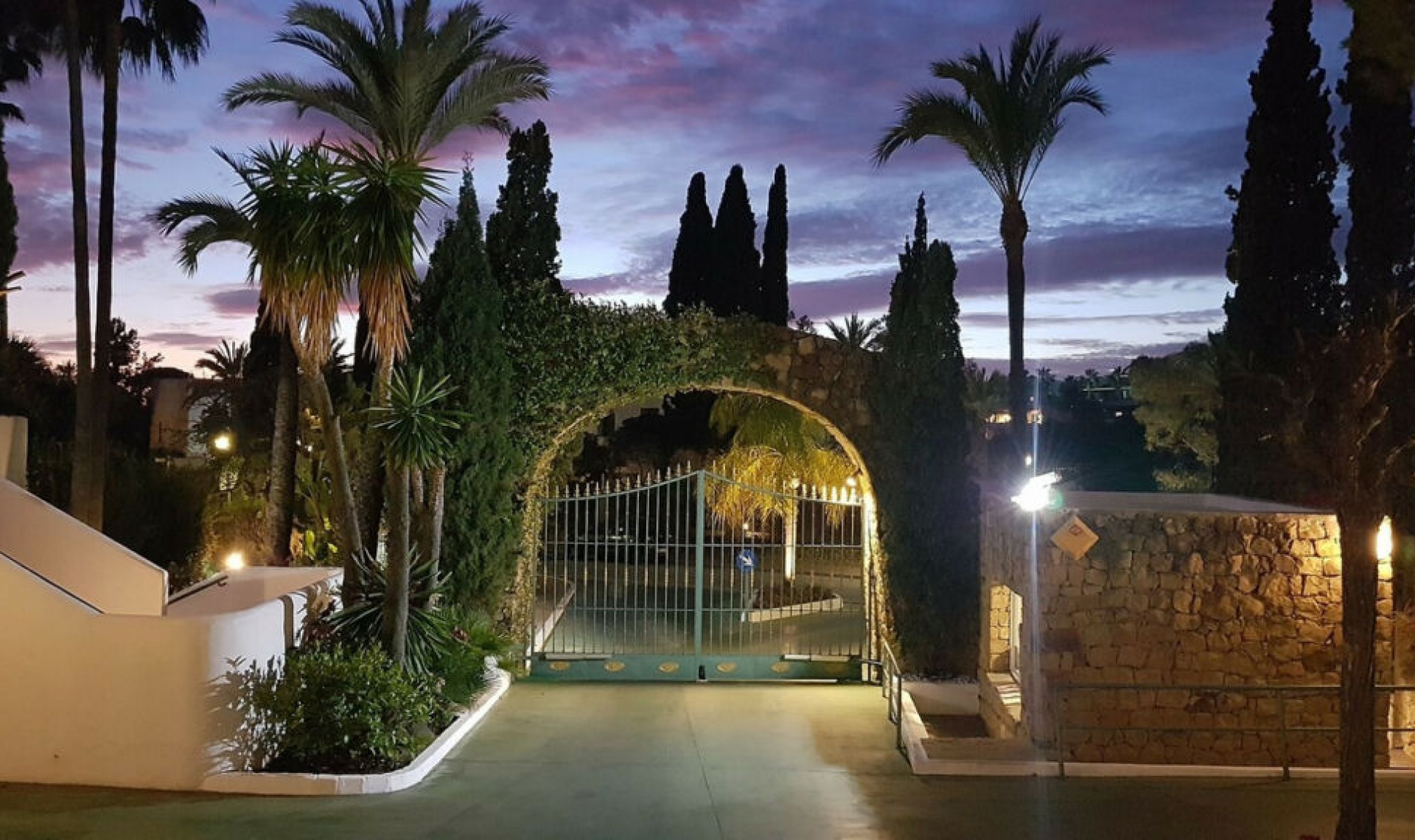 Resale - Apartment -
The Golden Mile