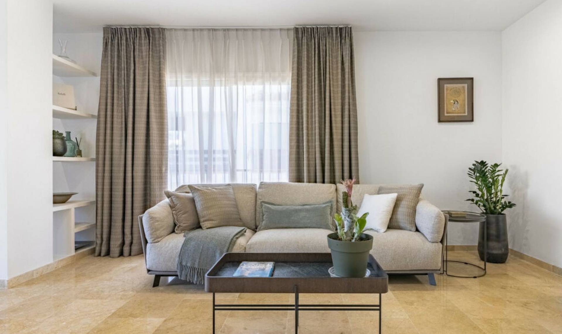 Resale - Apartment -
The Golden Mile