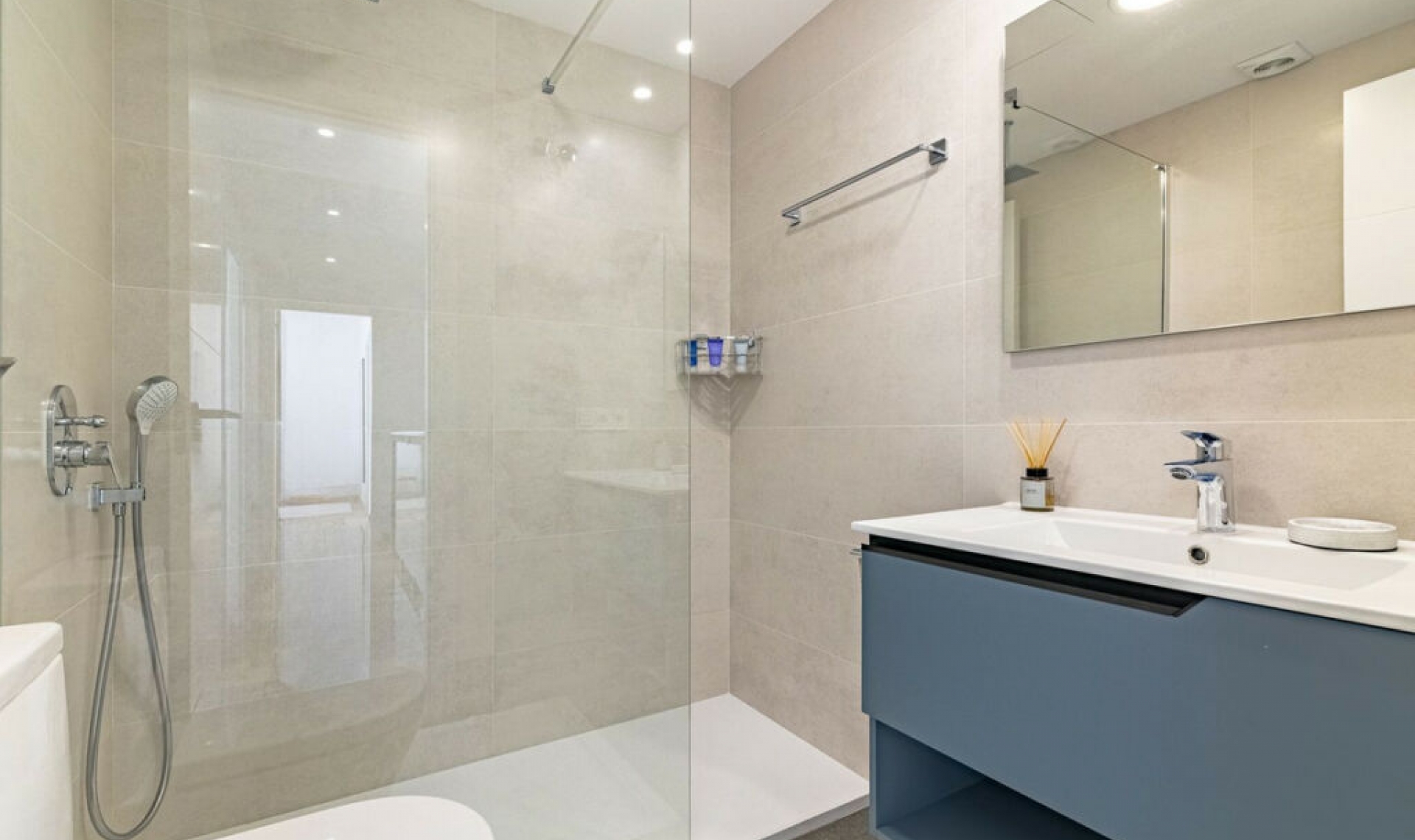 Resale - Apartment -
The Golden Mile