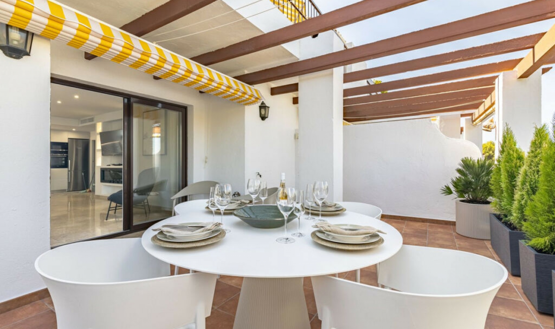 Resale - Apartment -
The Golden Mile