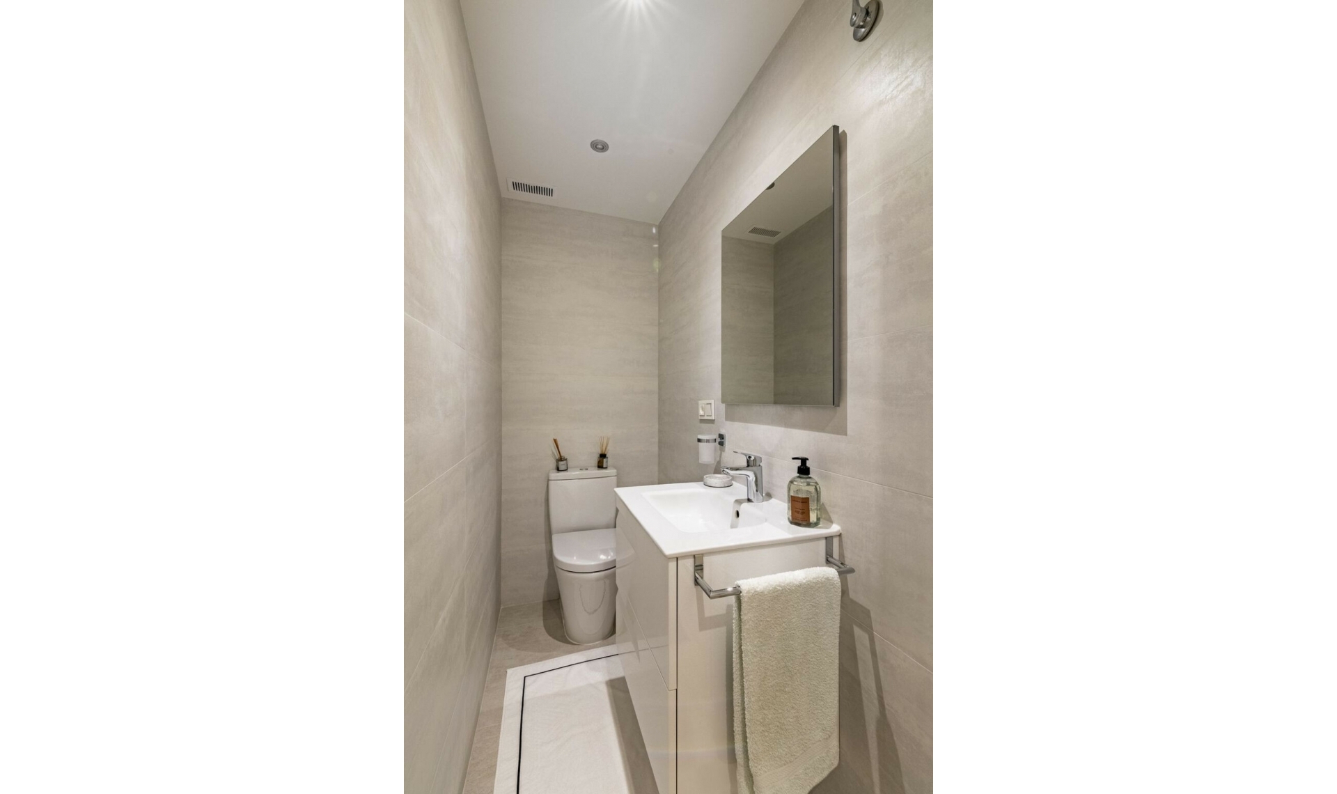 Resale - Apartment -
The Golden Mile