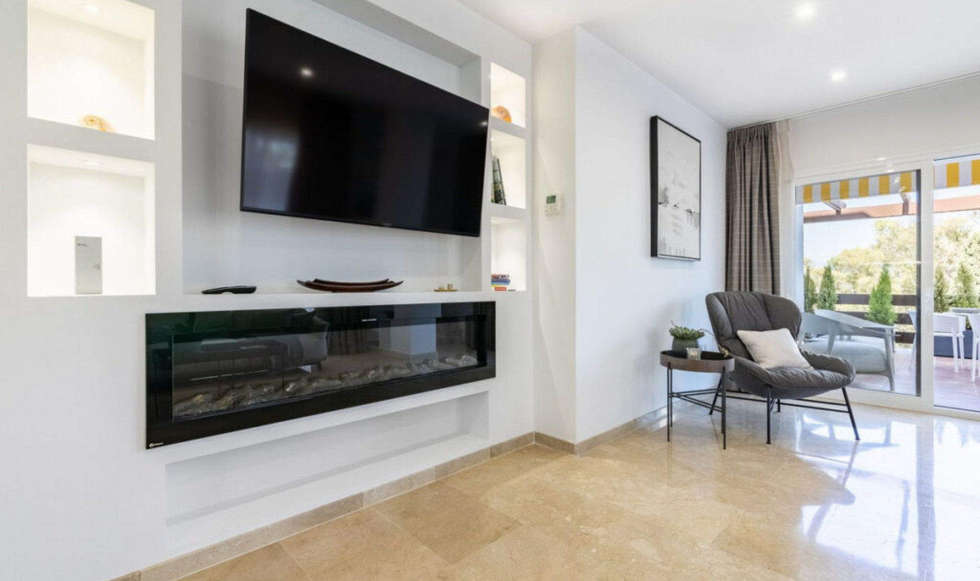 Resale - Apartment -
The Golden Mile