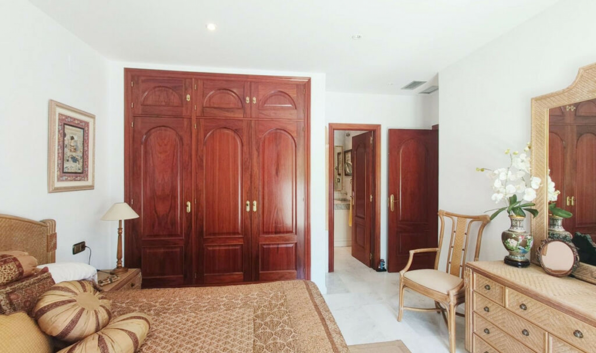 Resale - Apartment -
The Golden Mile