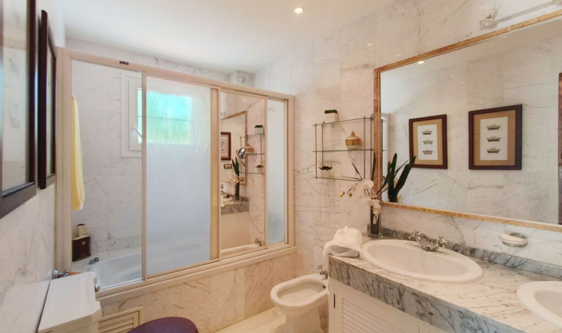 Resale - Apartment -
The Golden Mile