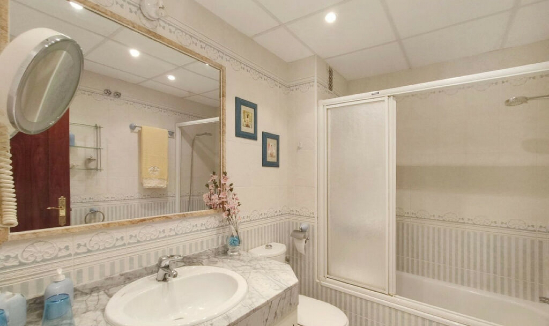 Resale - Apartment -
The Golden Mile