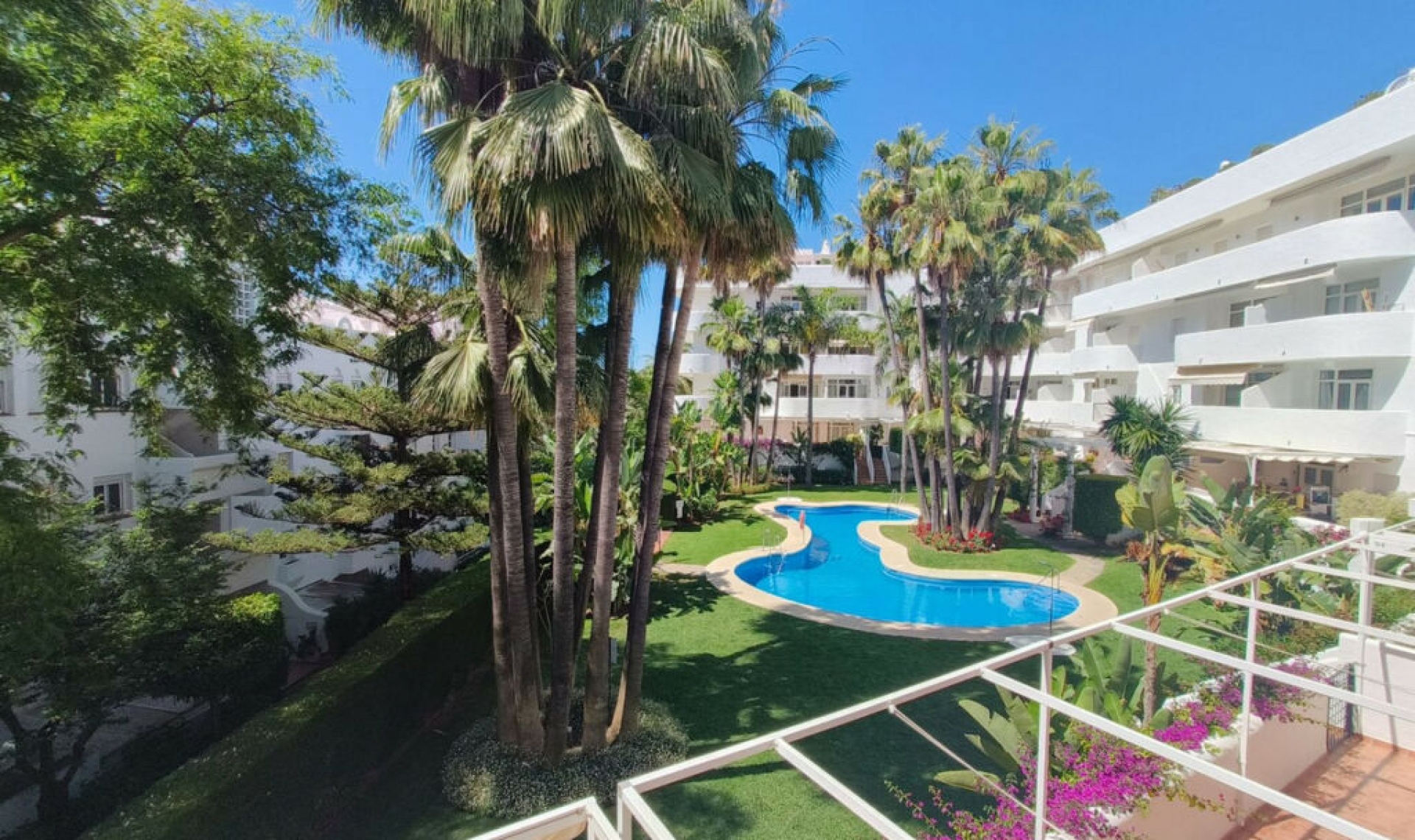 Resale - Apartment -
The Golden Mile