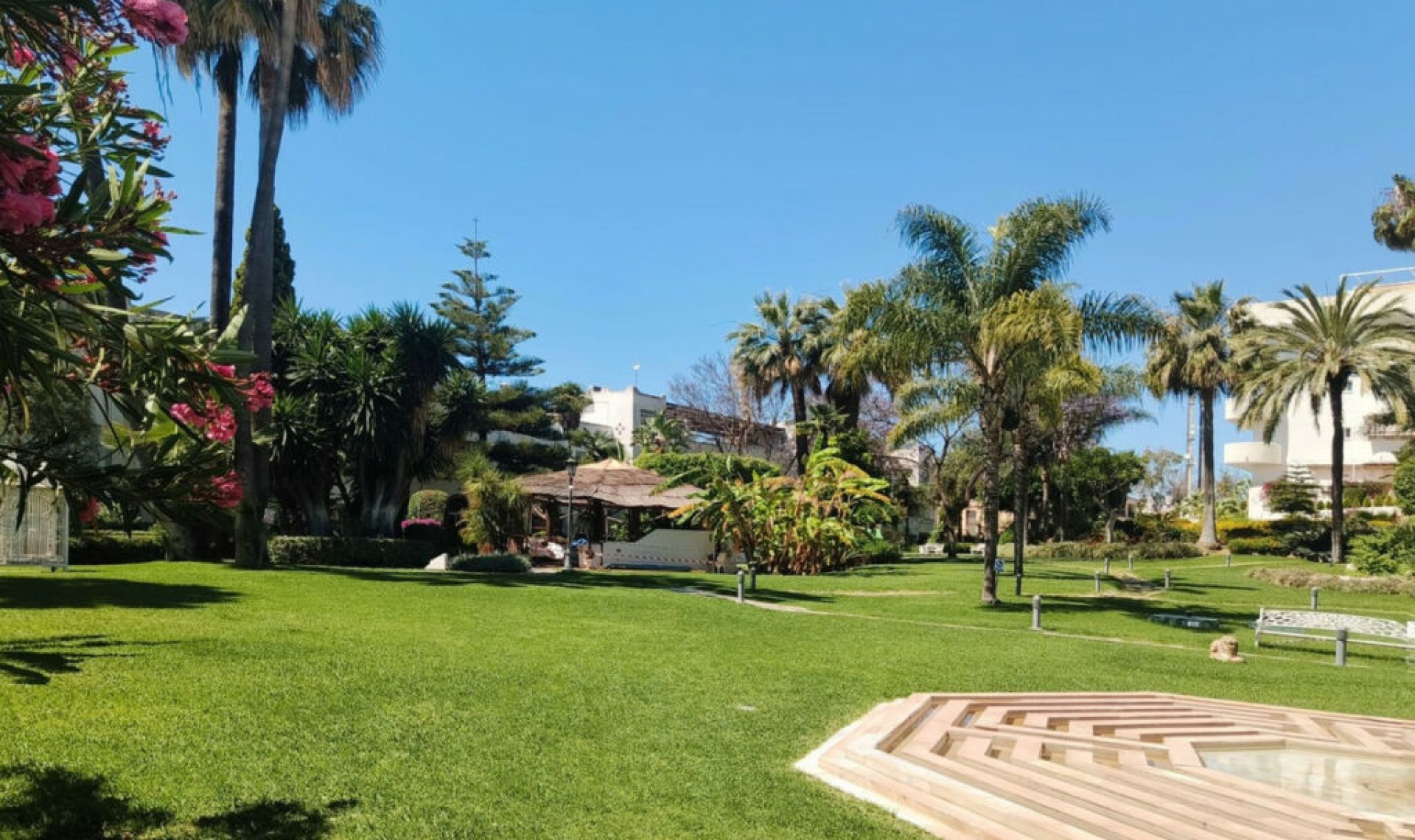 Resale - Apartment -
The Golden Mile