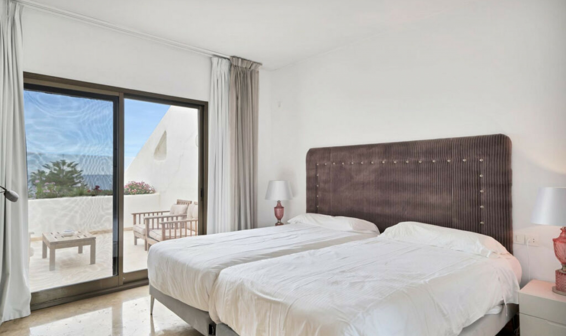 Resale - Apartment -
The Golden Mile