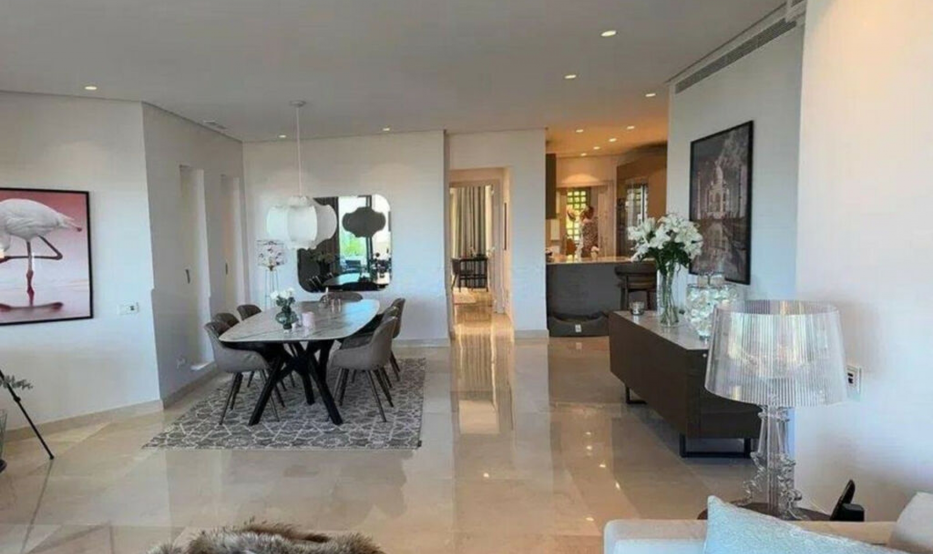 Resale - Apartment -
The Golden Mile