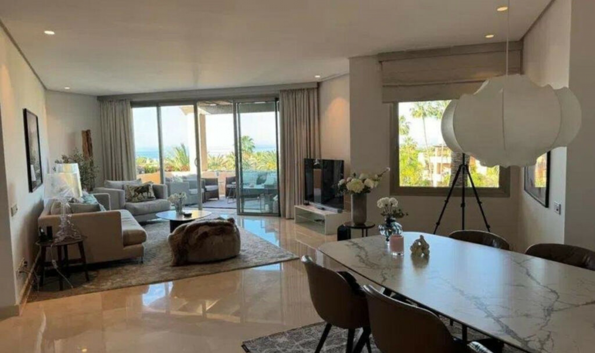 Resale - Apartment -
The Golden Mile