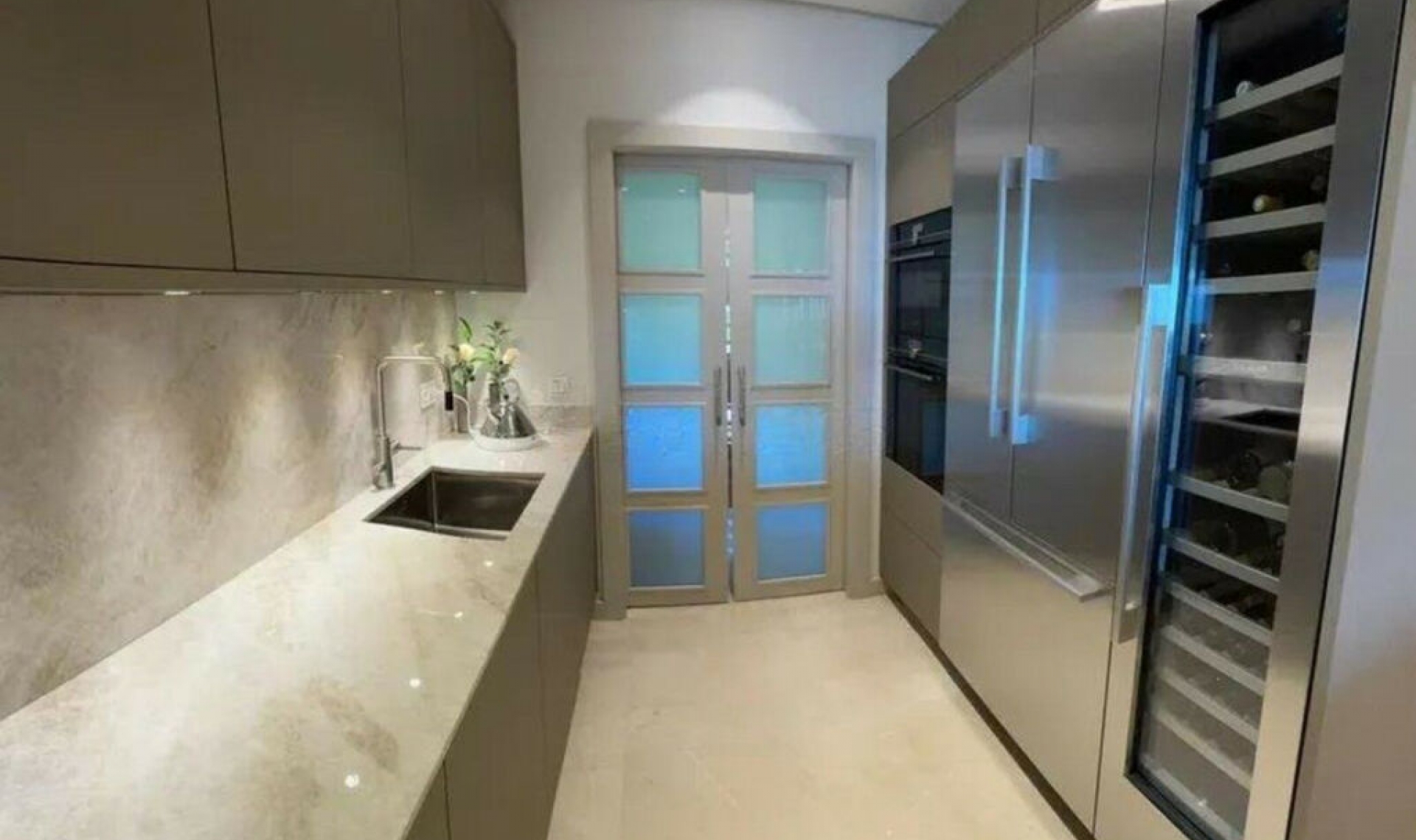 Resale - Apartment -
The Golden Mile