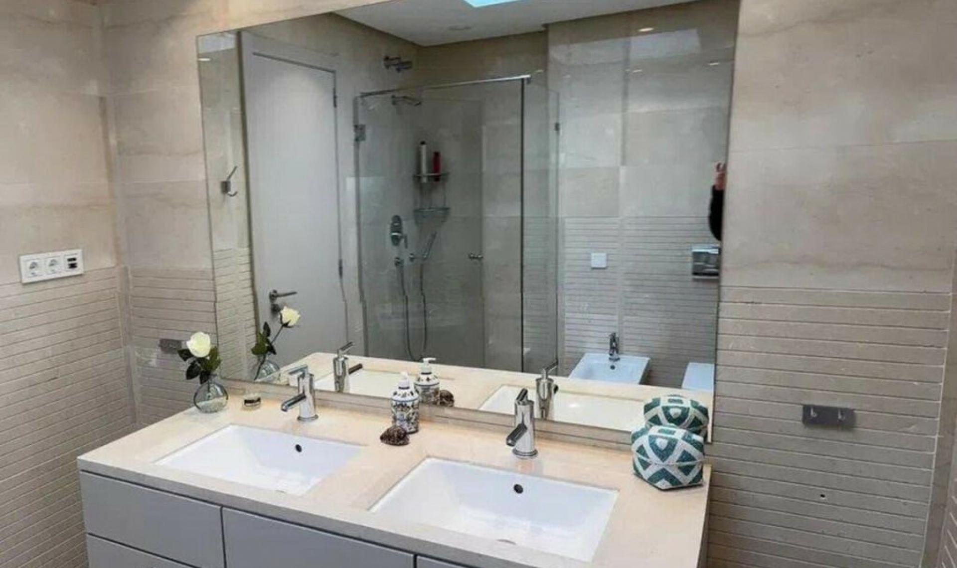 Resale - Apartment -
The Golden Mile