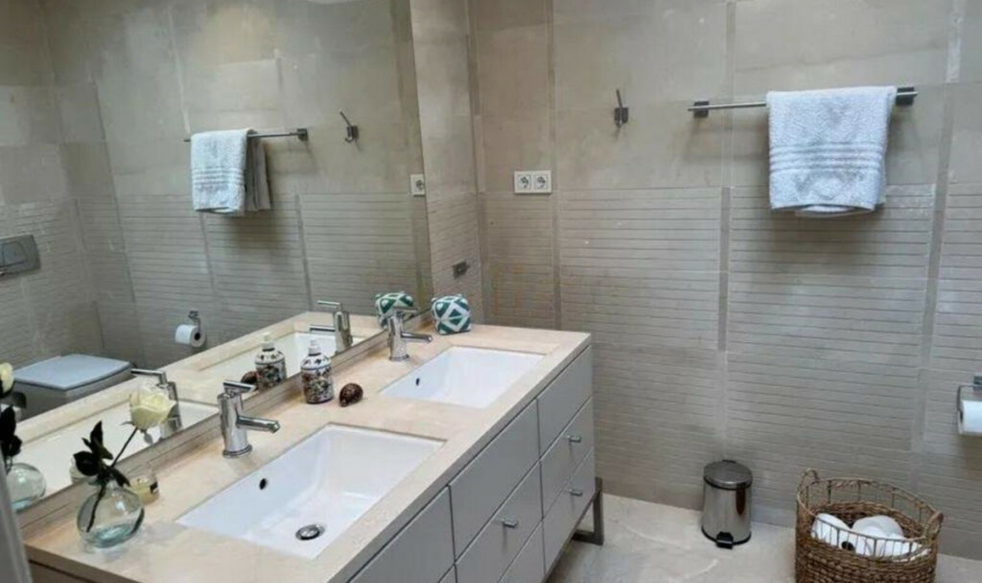 Resale - Apartment -
The Golden Mile