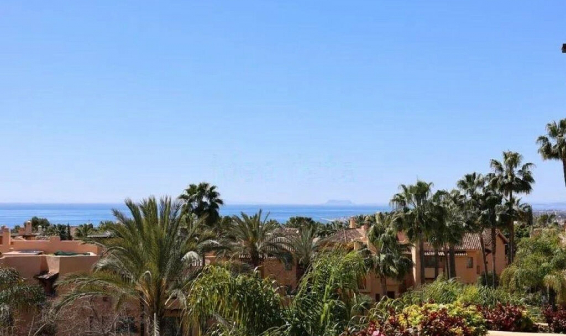 Resale - Apartment -
The Golden Mile