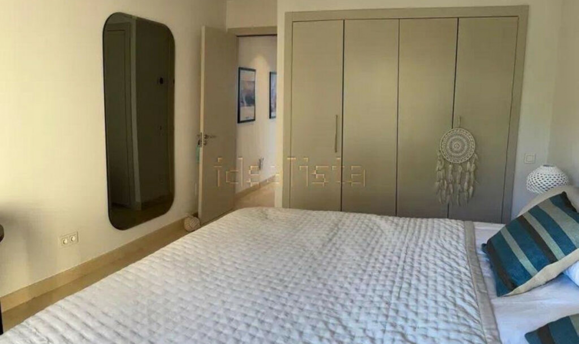Resale - Apartment -
The Golden Mile