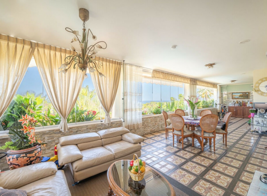 Resale - Apartment -
The Golden Mile