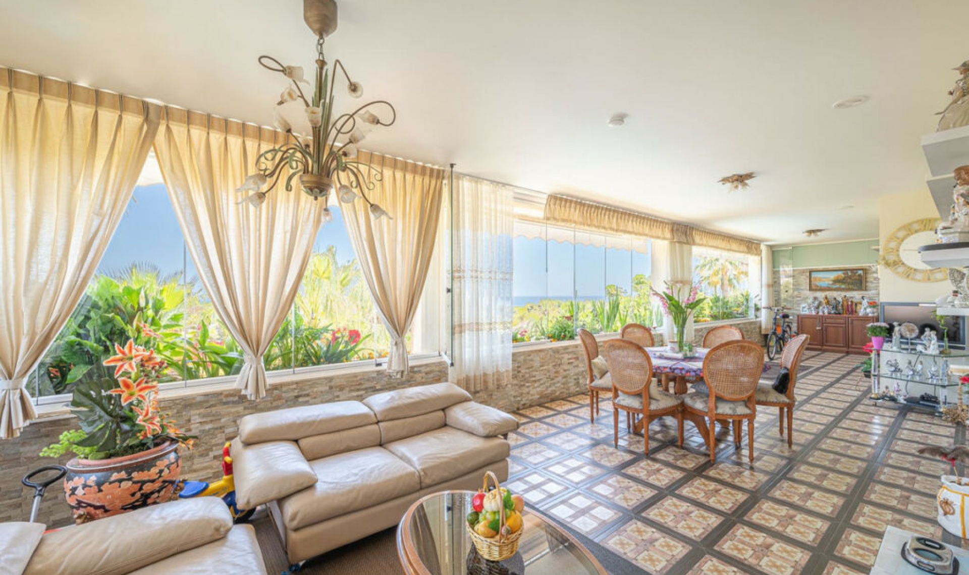 Resale - Apartment -
The Golden Mile