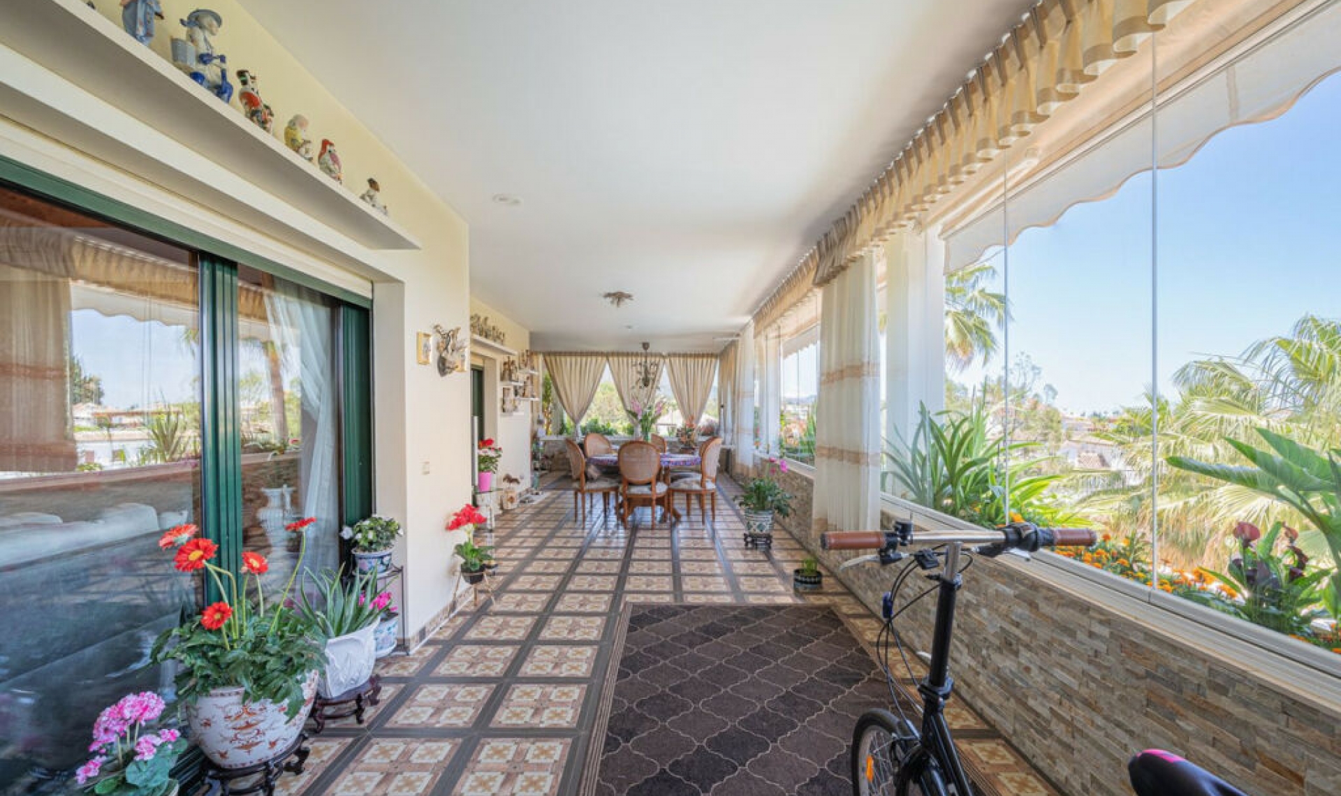 Resale - Apartment -
The Golden Mile