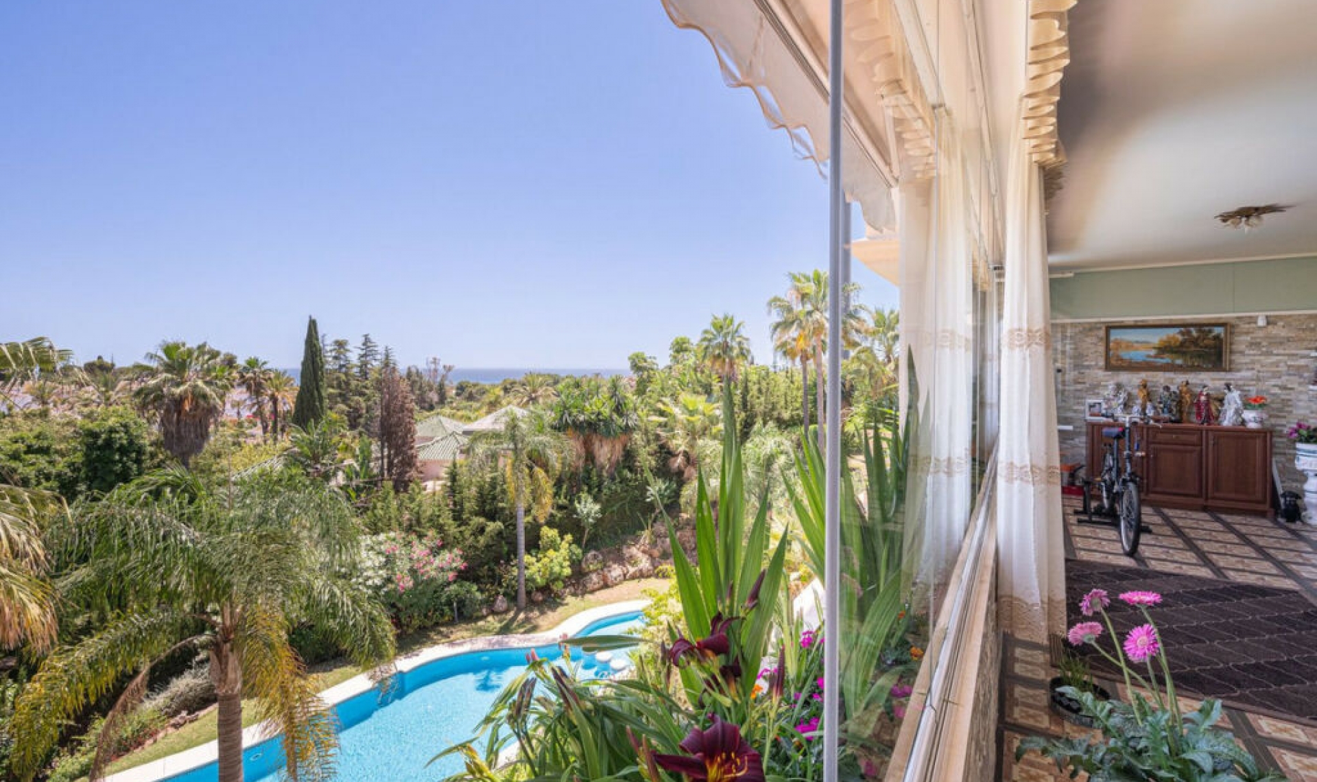 Resale - Apartment -
The Golden Mile