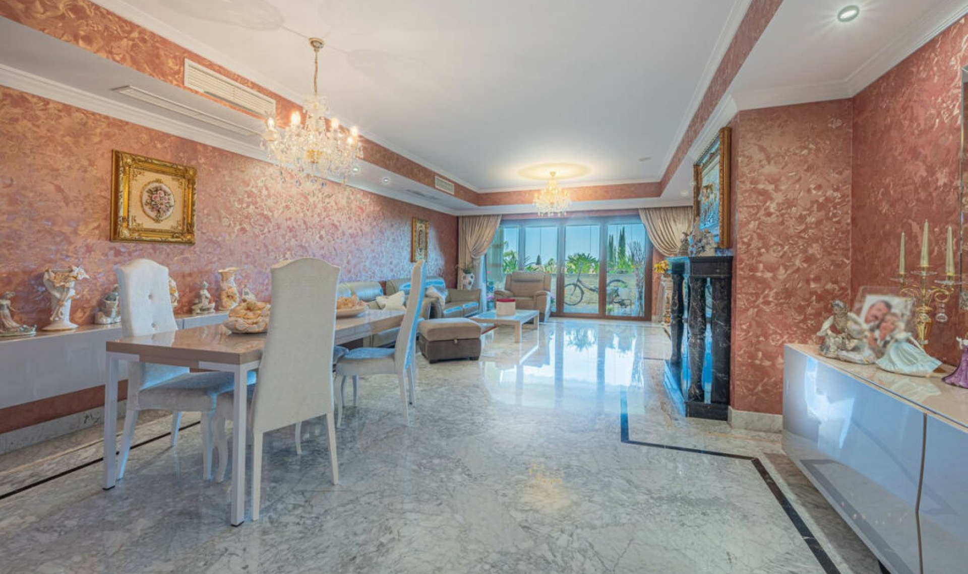 Resale - Apartment -
The Golden Mile
