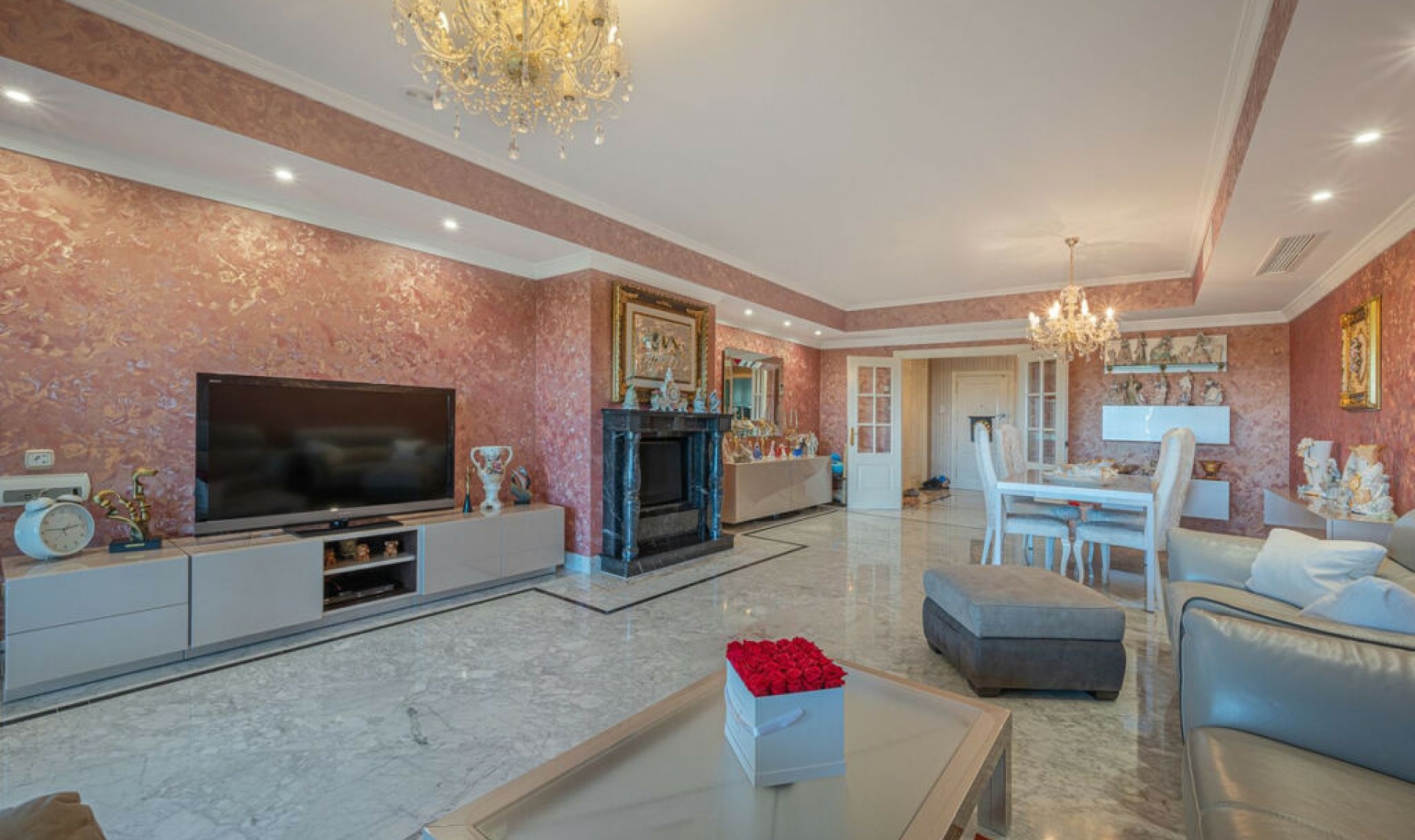 Resale - Apartment -
The Golden Mile