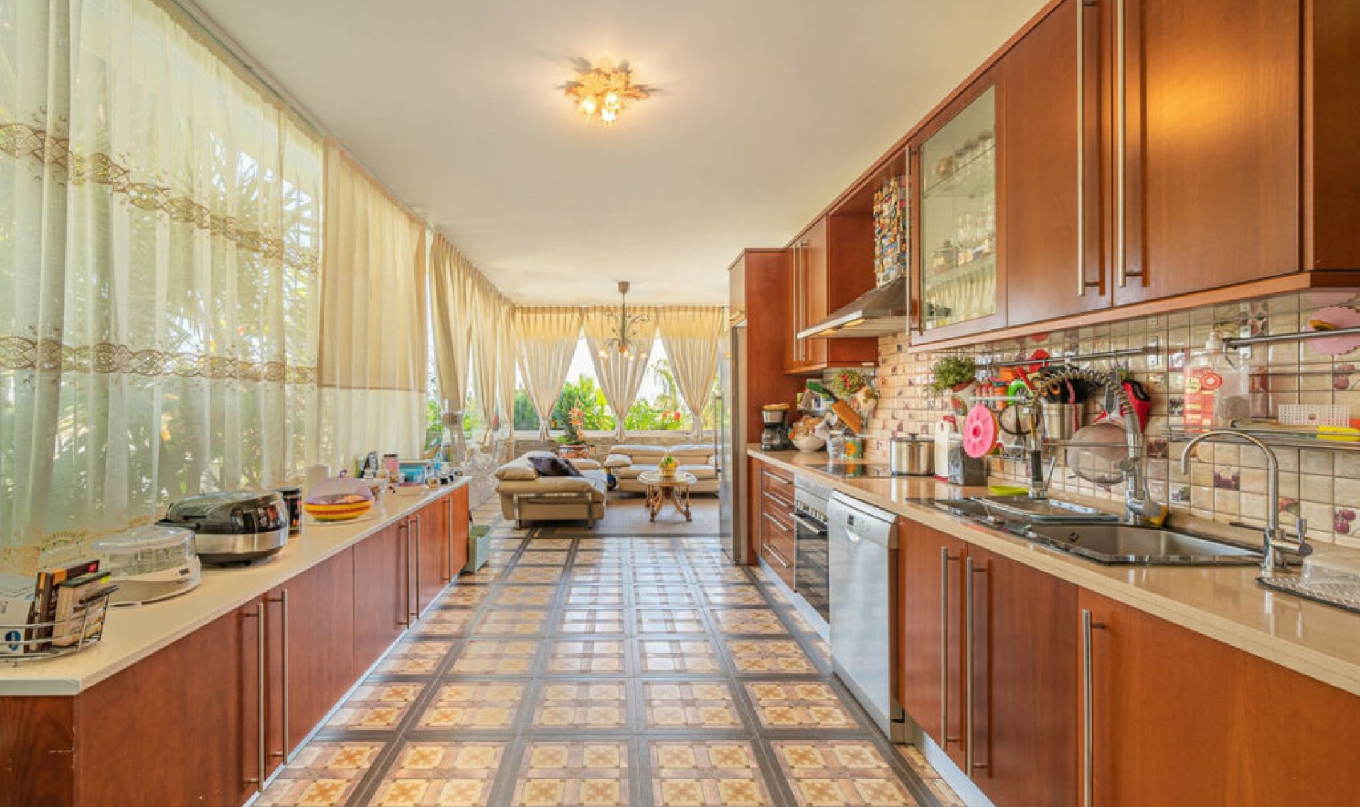 Resale - Apartment -
The Golden Mile