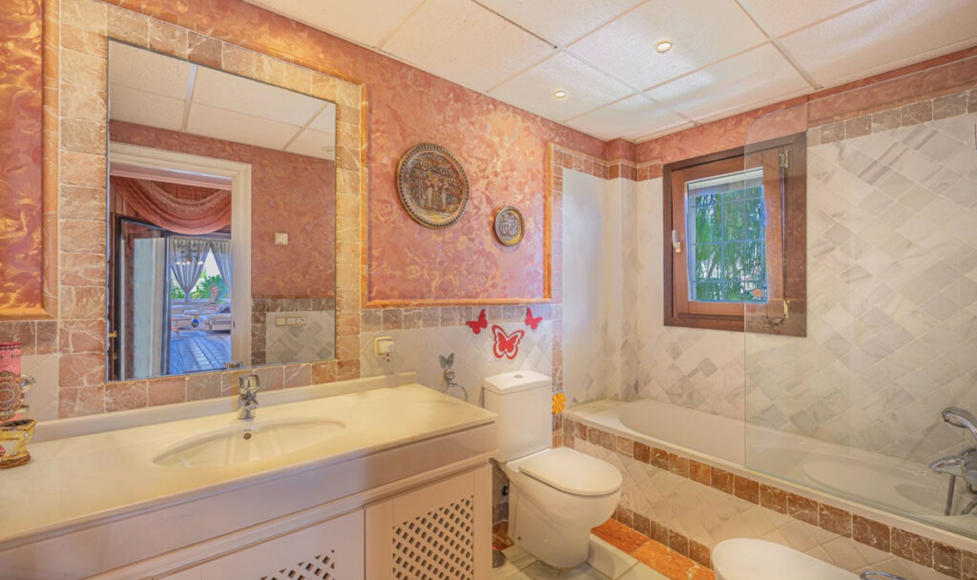Resale - Apartment -
The Golden Mile