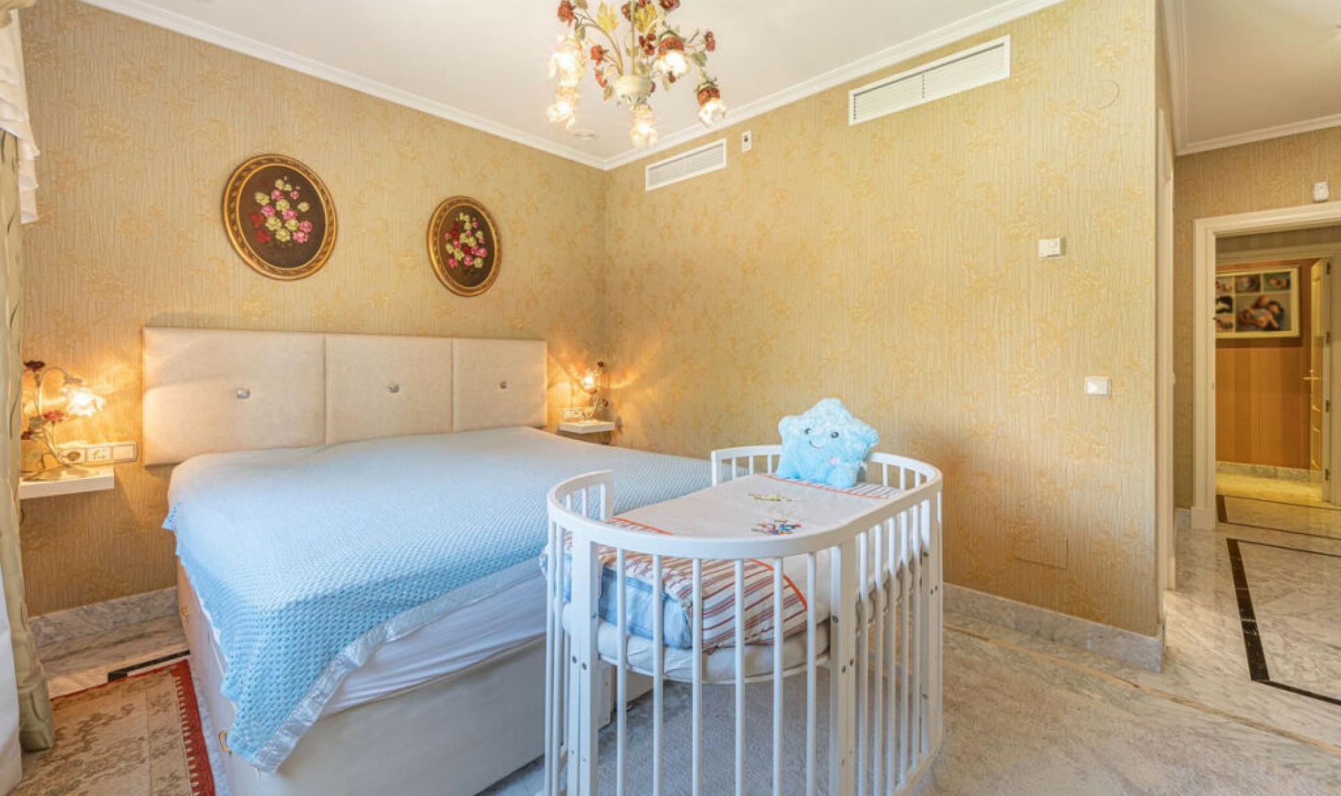 Resale - Apartment -
The Golden Mile