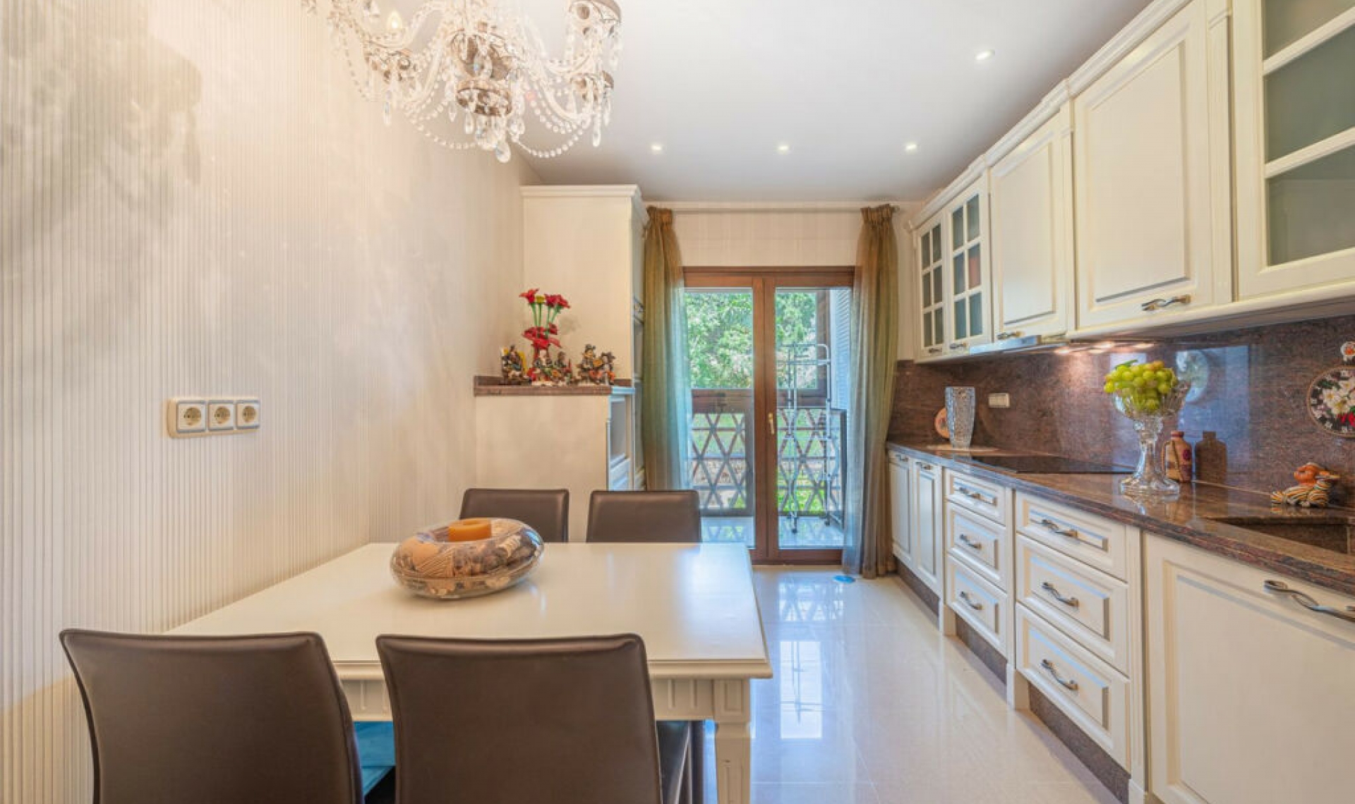 Resale - Apartment -
The Golden Mile