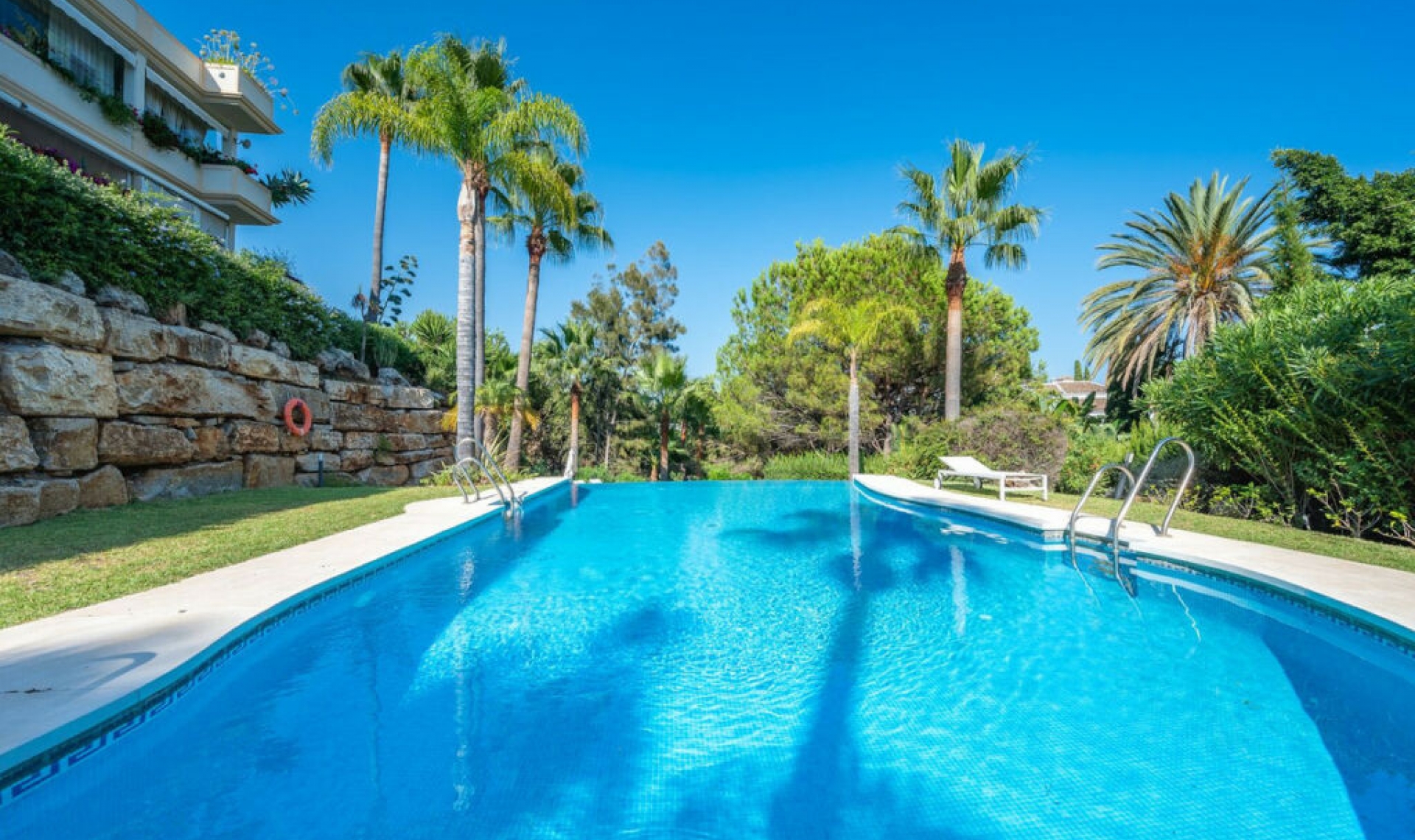 Resale - Apartment -
The Golden Mile