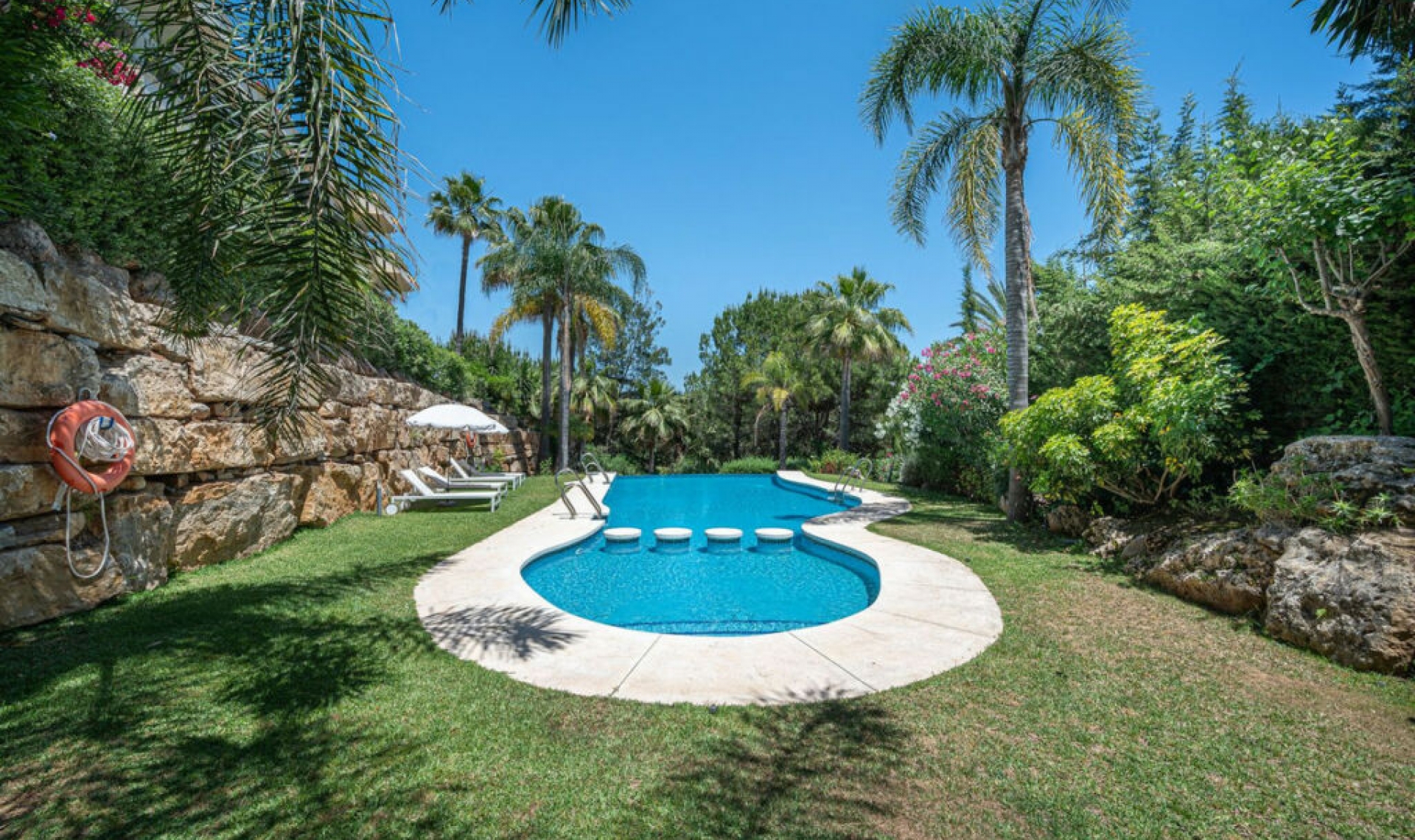 Resale - Apartment -
The Golden Mile
