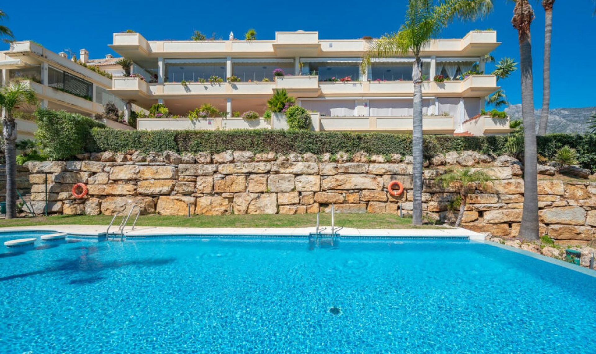 Resale - Apartment -
The Golden Mile