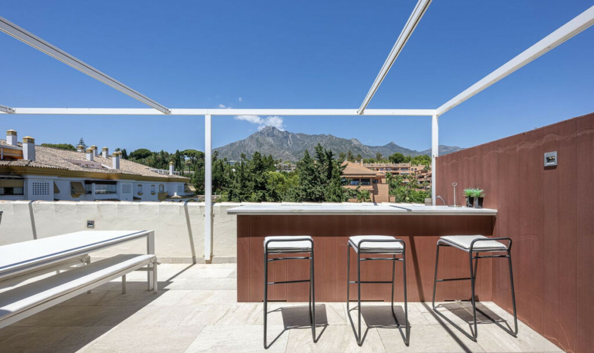 Resale - Apartment -
The Golden Mile