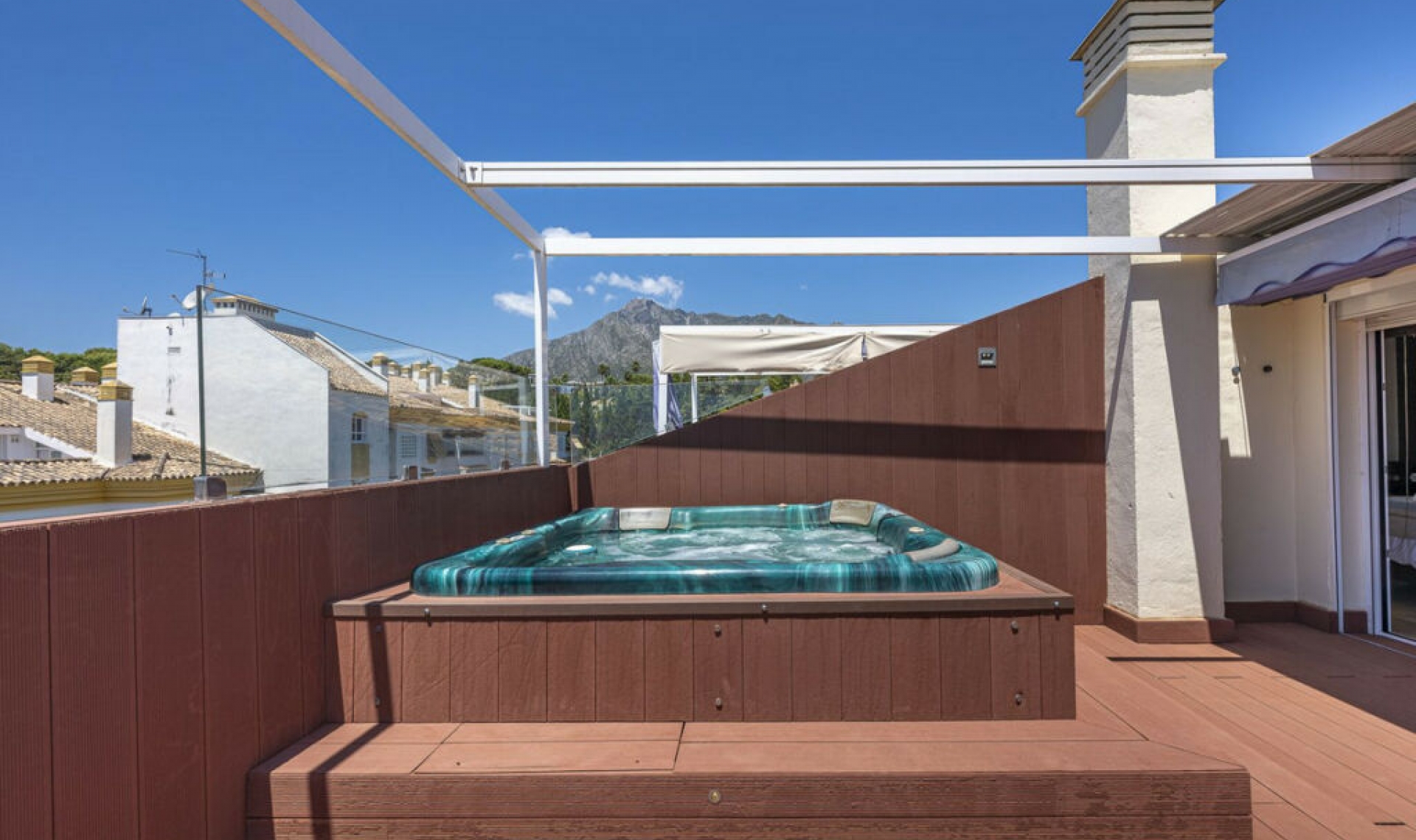 Resale - Apartment -
The Golden Mile