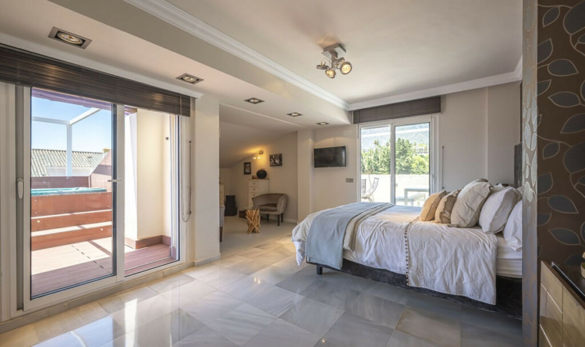 Resale - Apartment -
The Golden Mile
