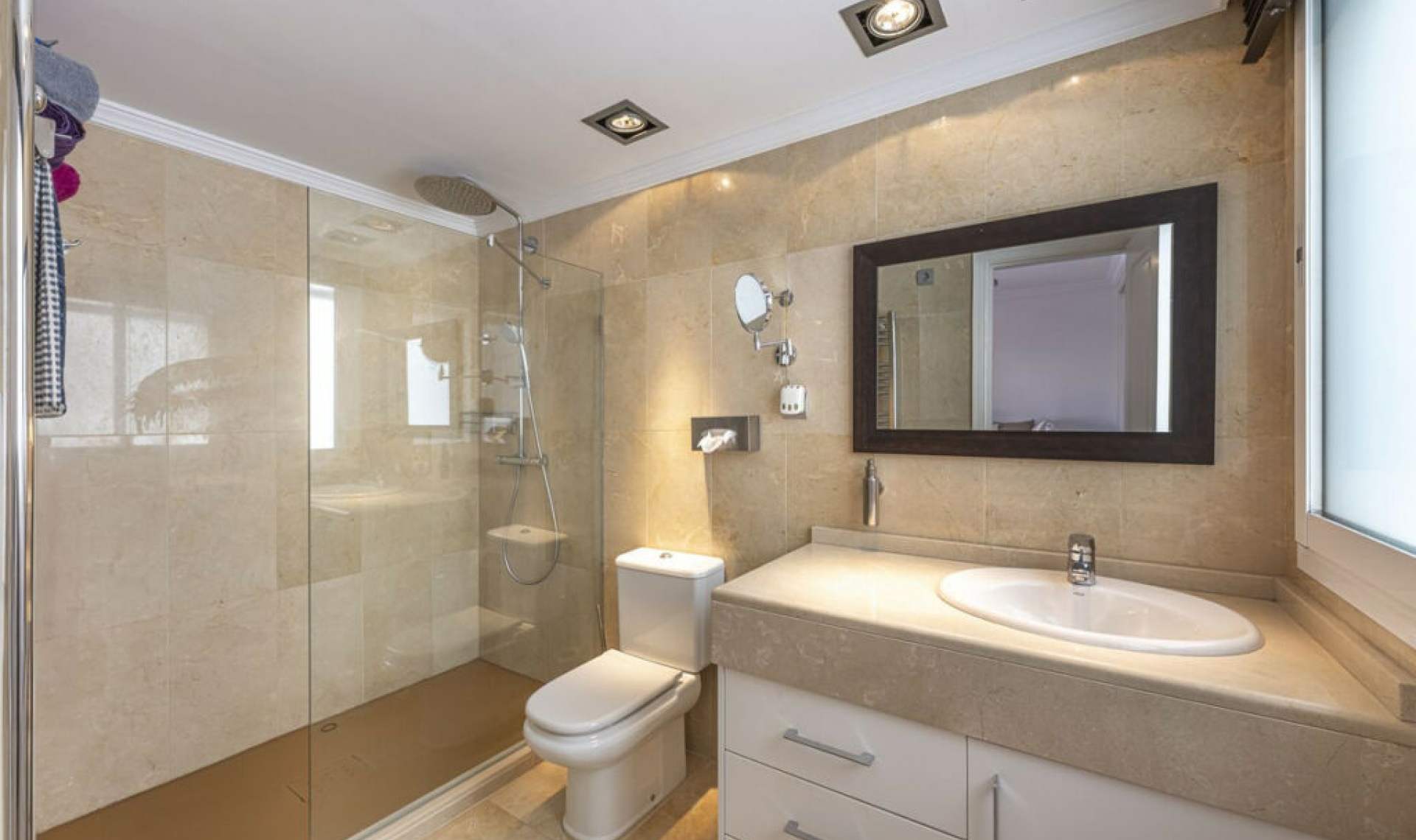 Resale - Apartment -
The Golden Mile