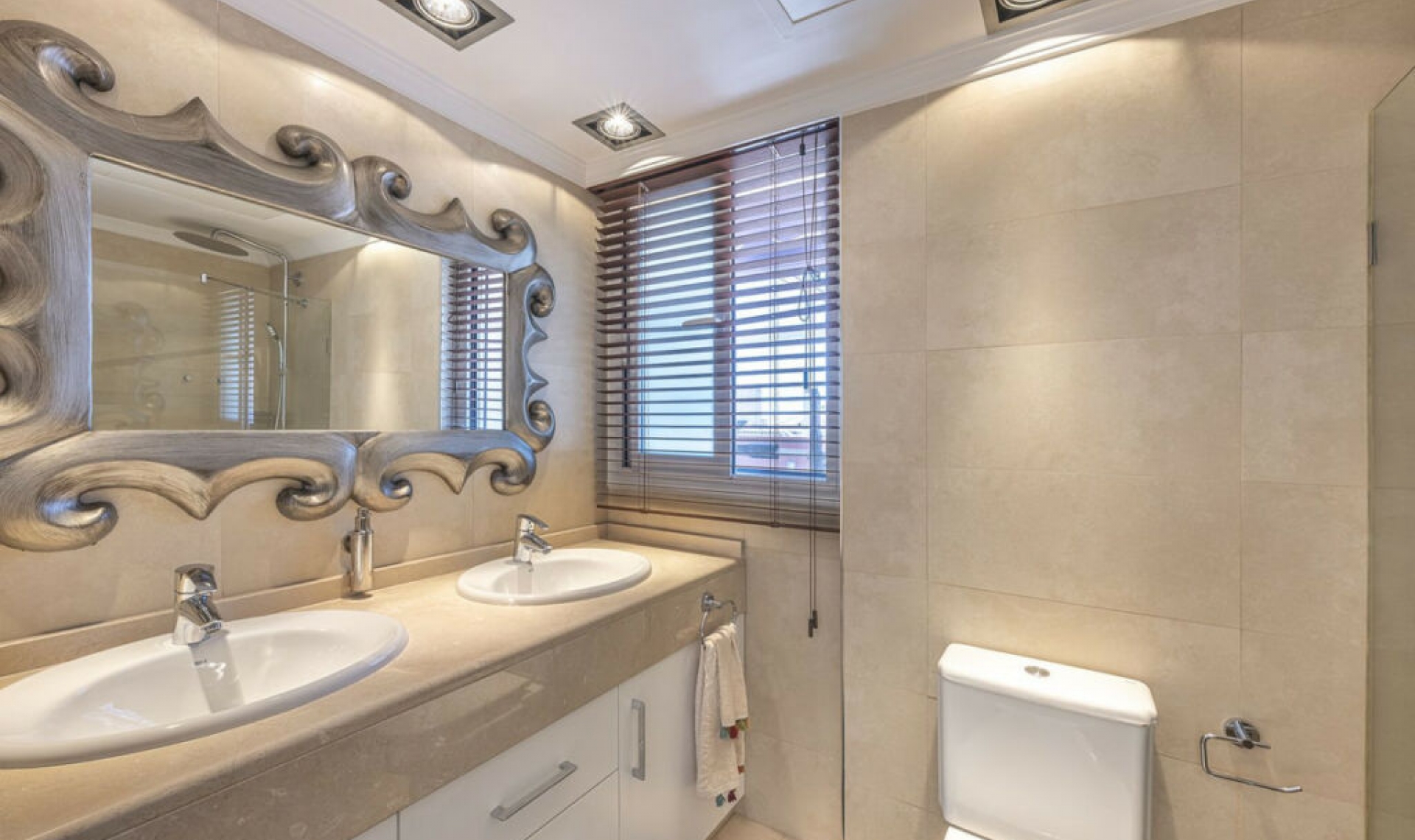 Resale - Apartment -
The Golden Mile