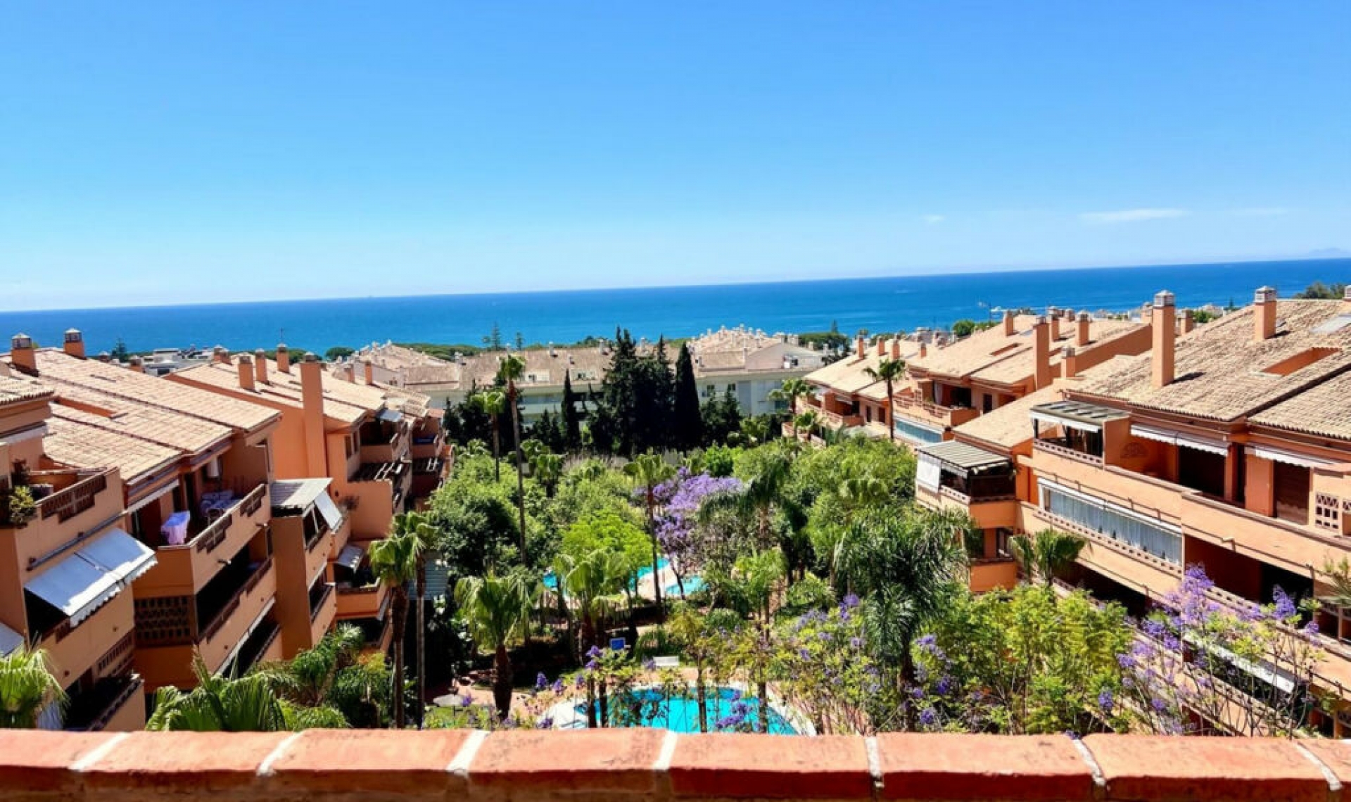 Resale - Apartment -
The Golden Mile