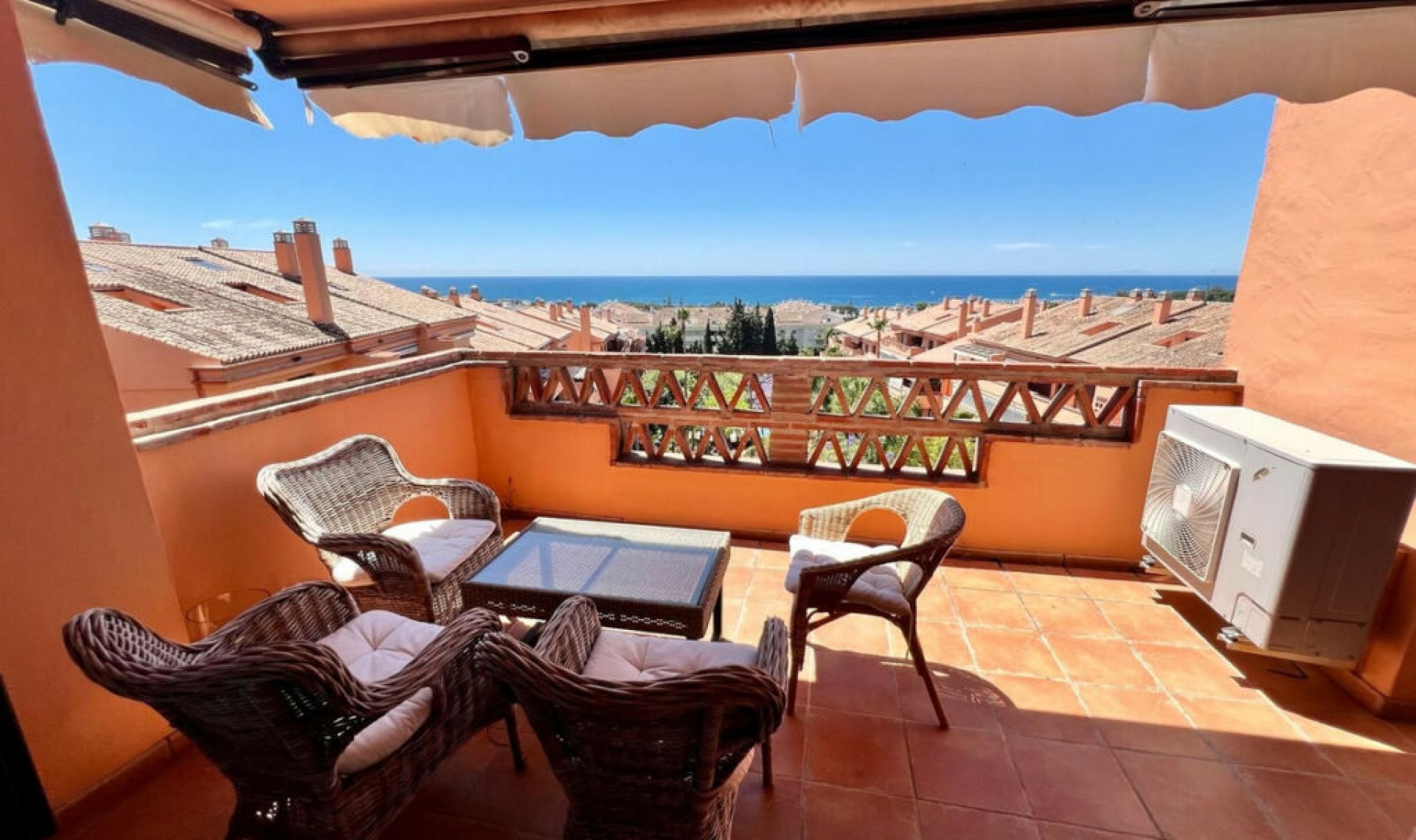 Resale - Apartment -
The Golden Mile