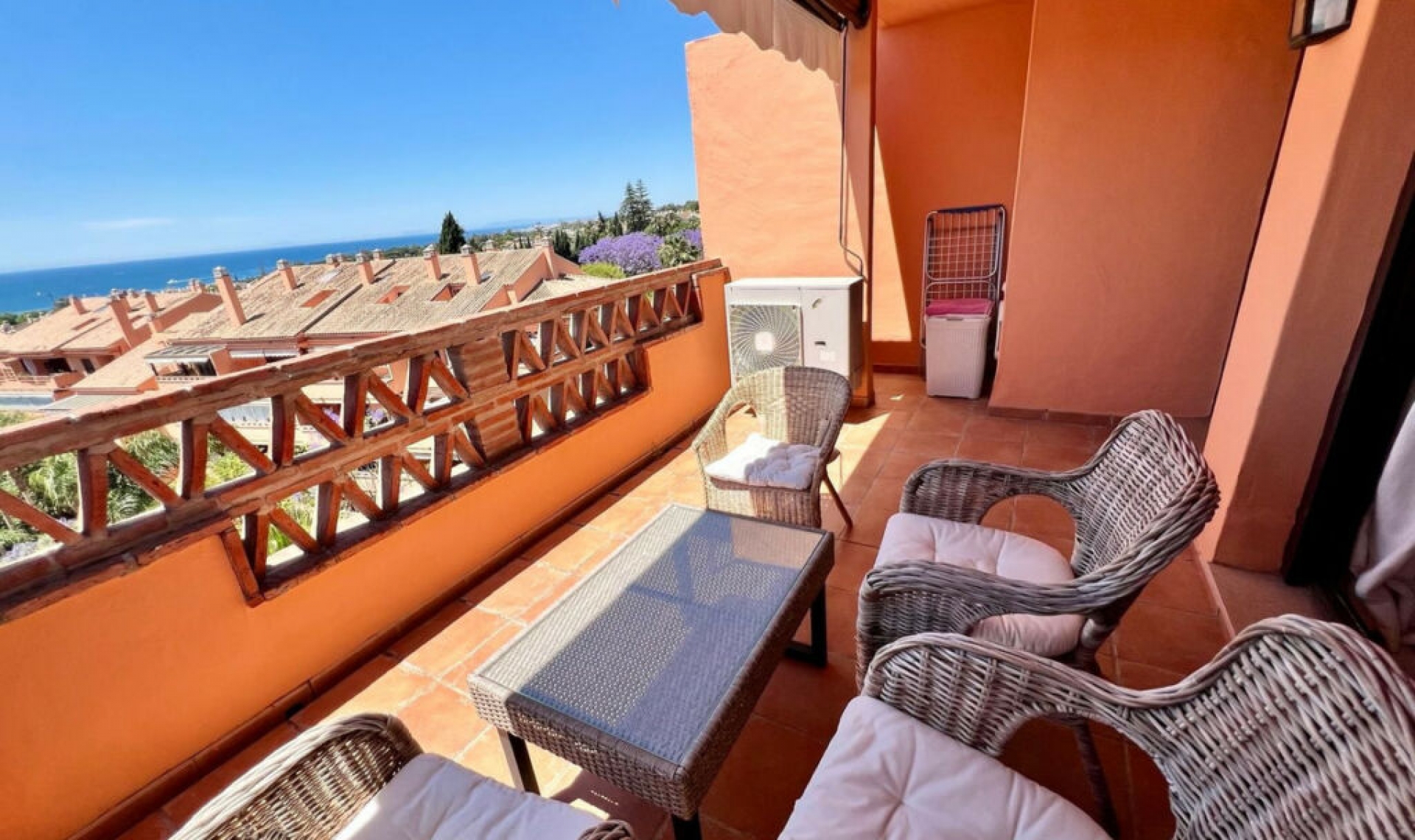Resale - Apartment -
The Golden Mile