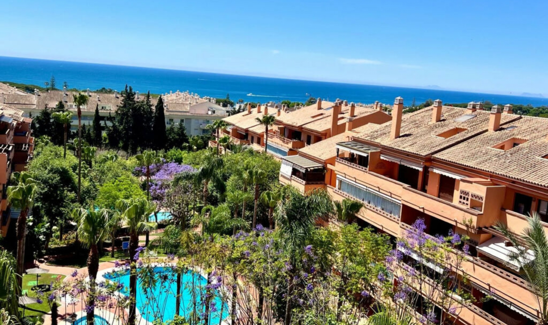 Resale - Apartment -
The Golden Mile