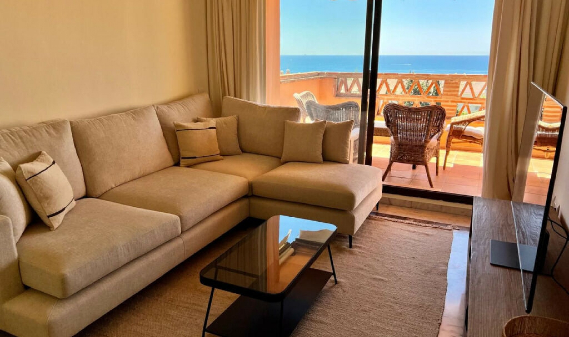 Resale - Apartment -
The Golden Mile