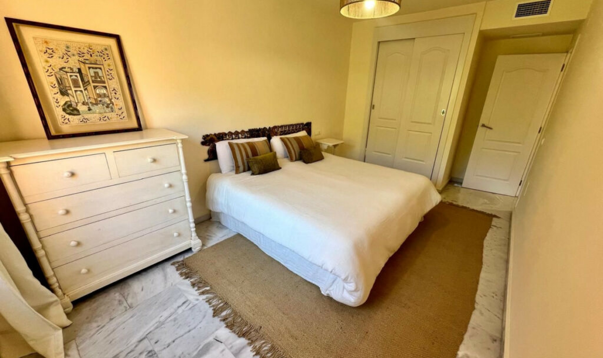 Resale - Apartment -
The Golden Mile
