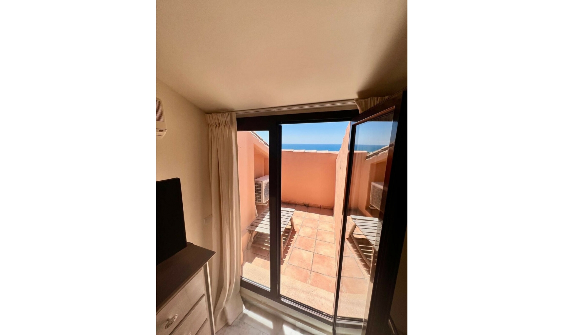 Resale - Apartment -
The Golden Mile