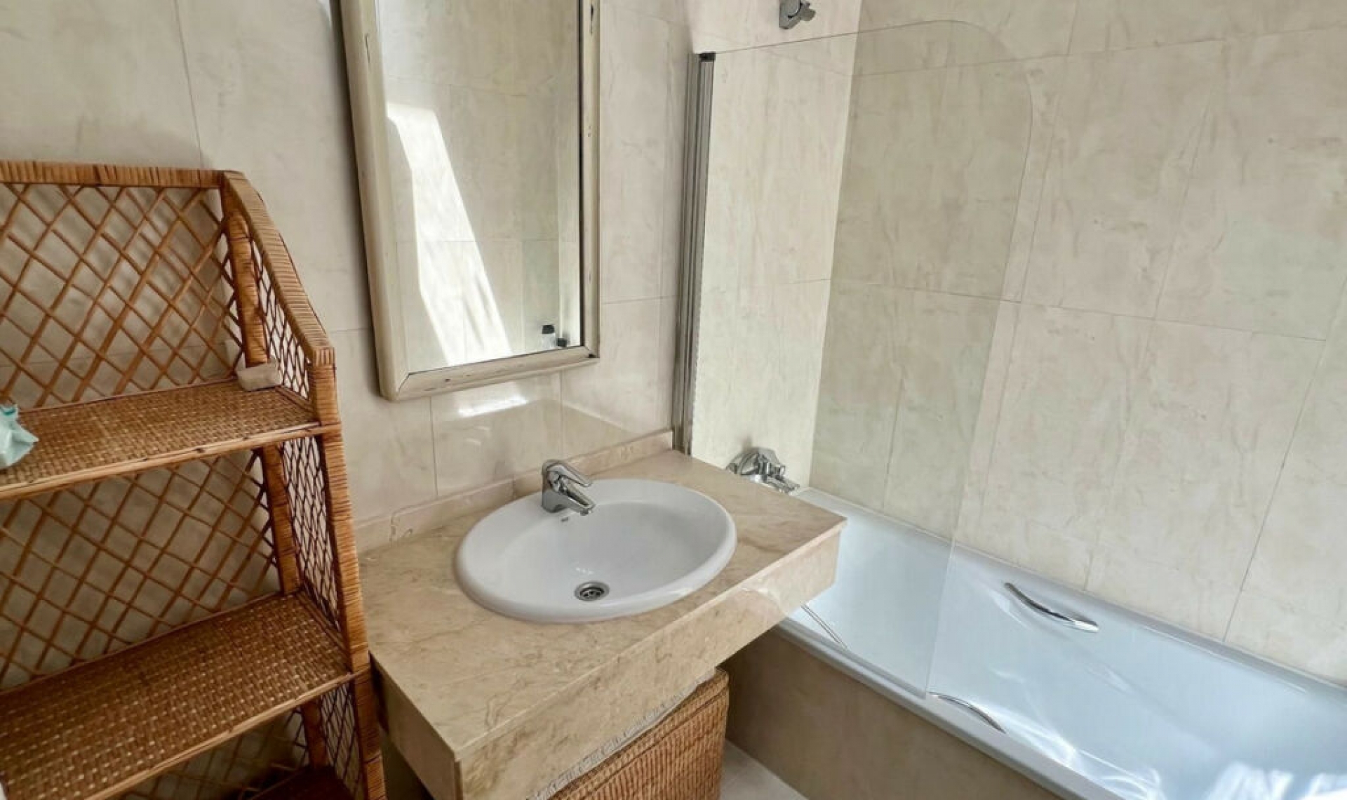 Resale - Apartment -
The Golden Mile